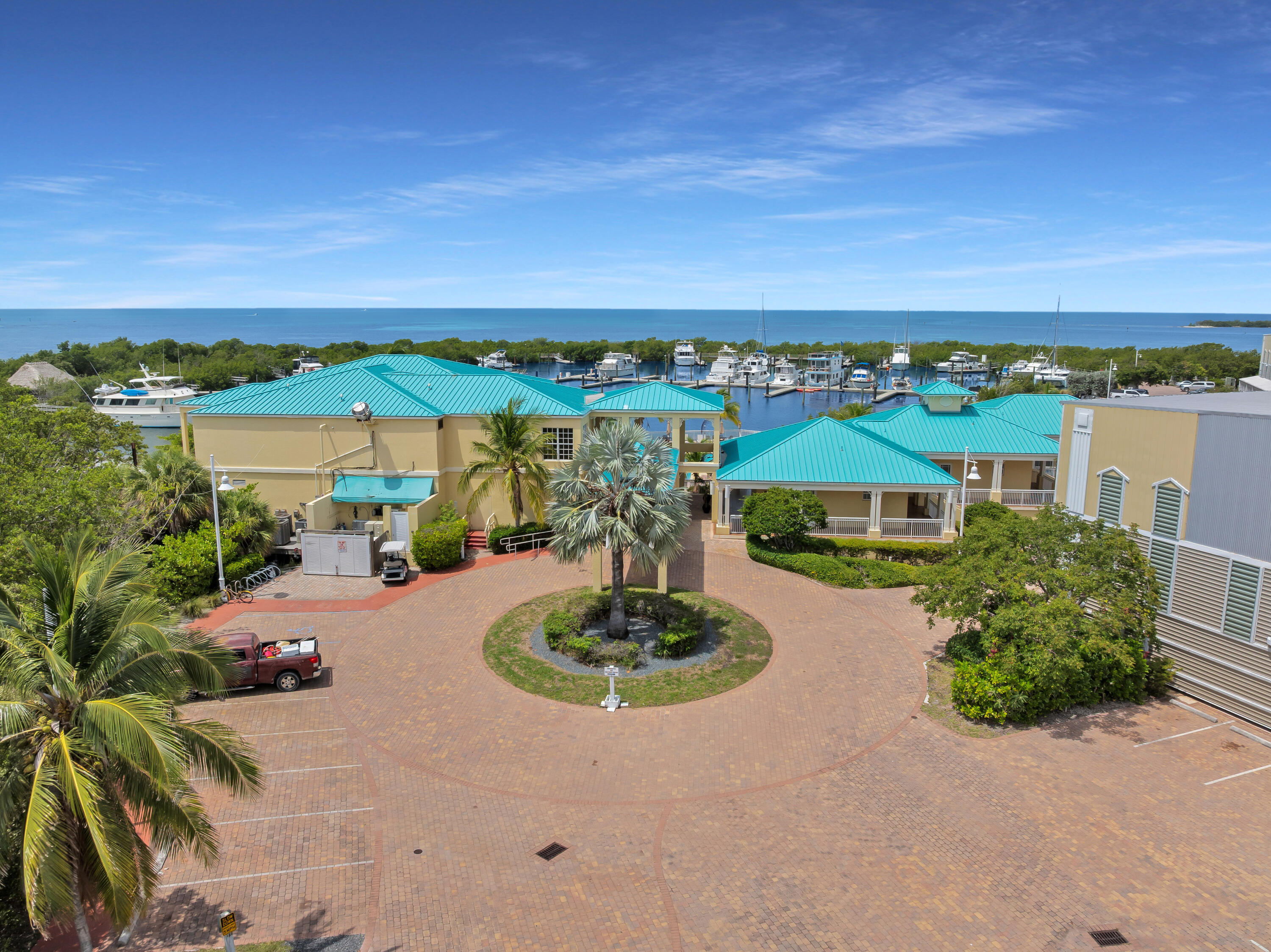 6000 Peninsular Avenue Unit: LU28