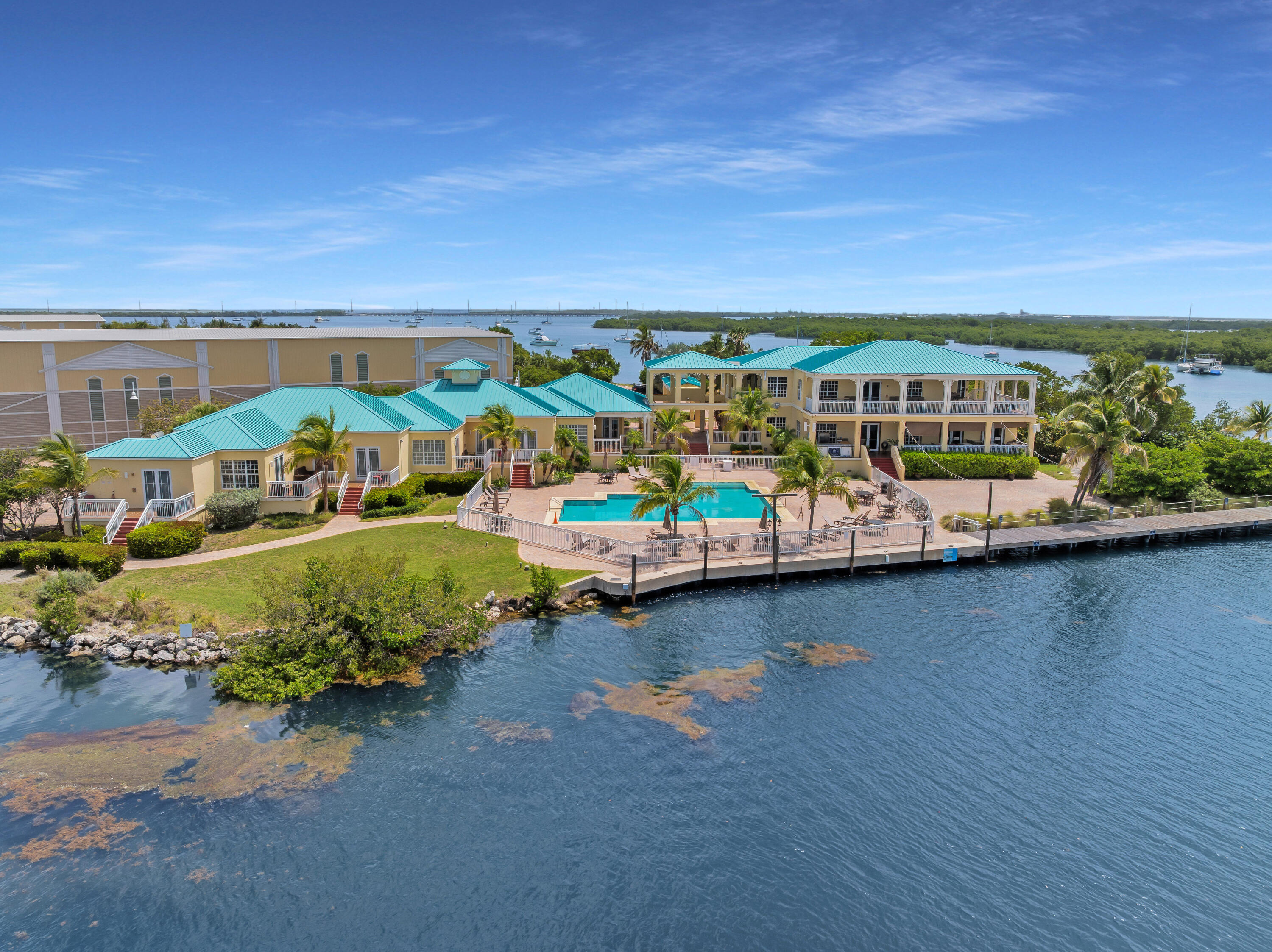 6000 Peninsular Avenue Unit: LU28