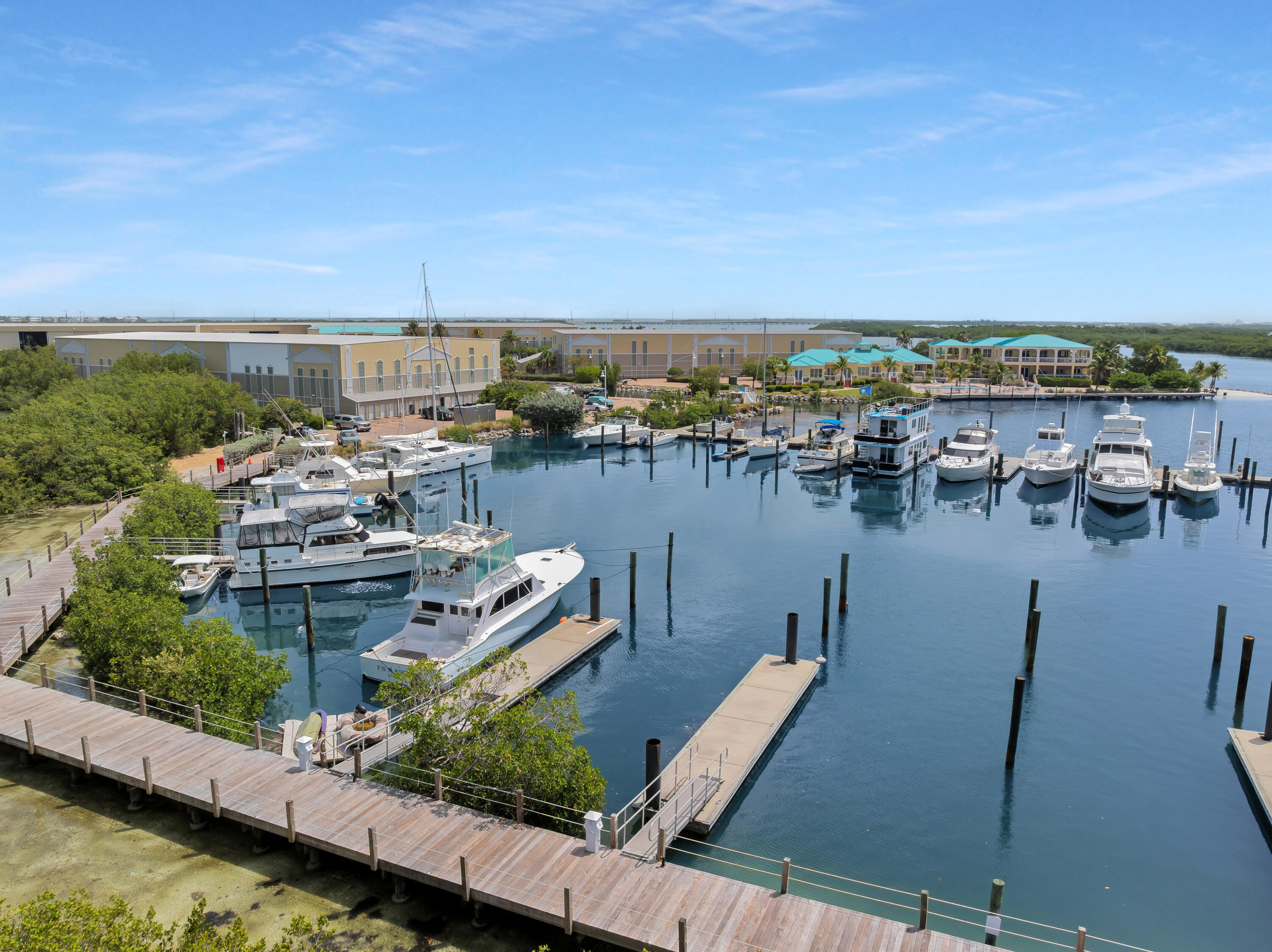 6000 Peninsular Avenue Unit: LU28