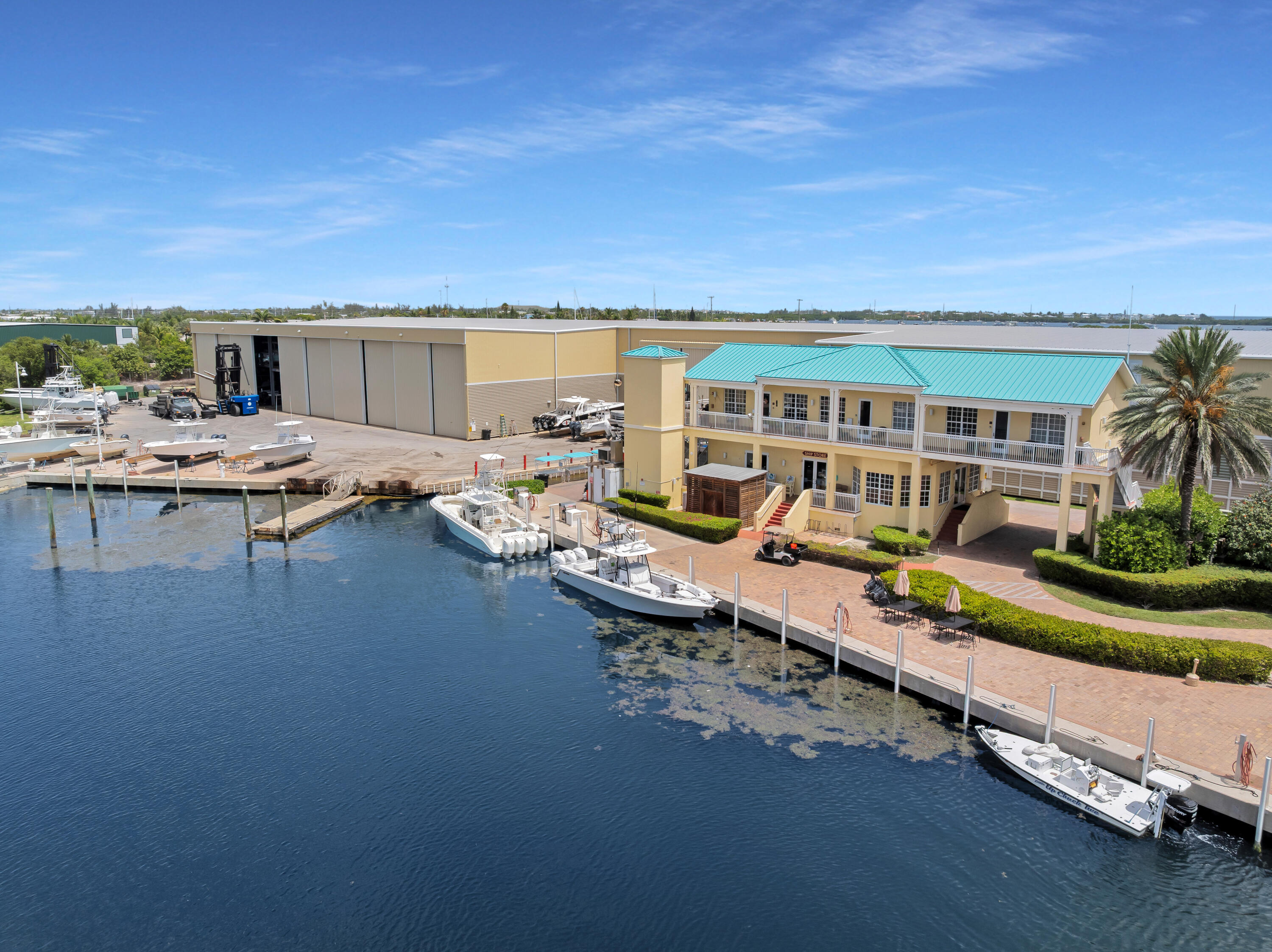 6000 Peninsular Avenue Unit: LU28