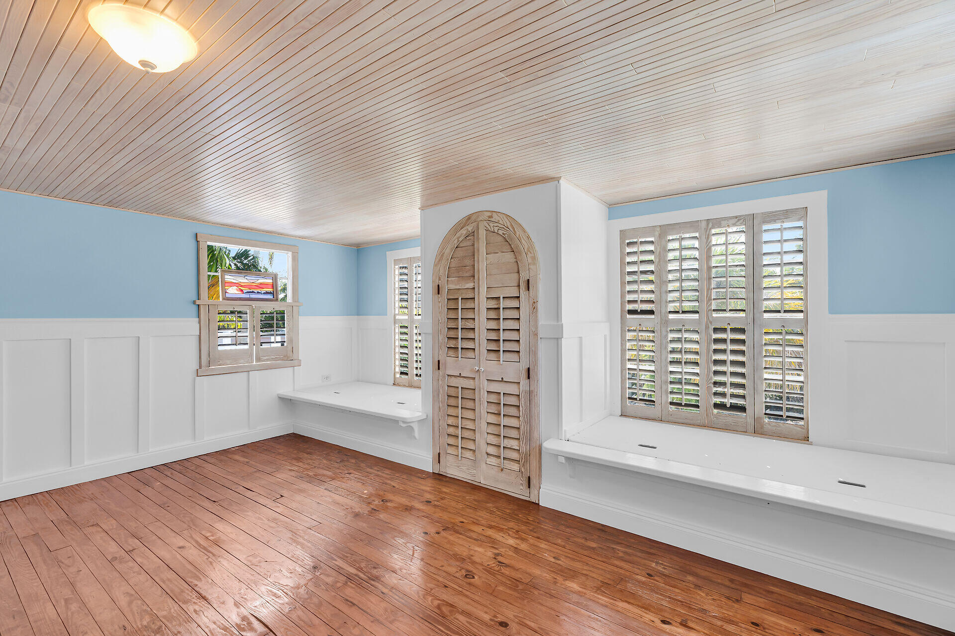 21855 Spain Boulevard