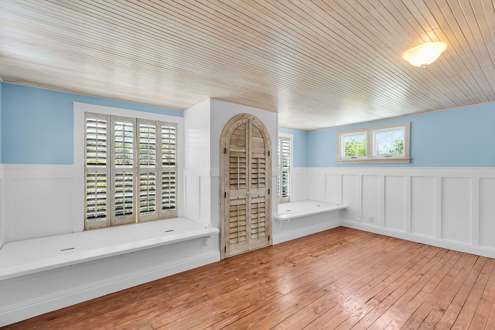 21855 Spain Boulevard