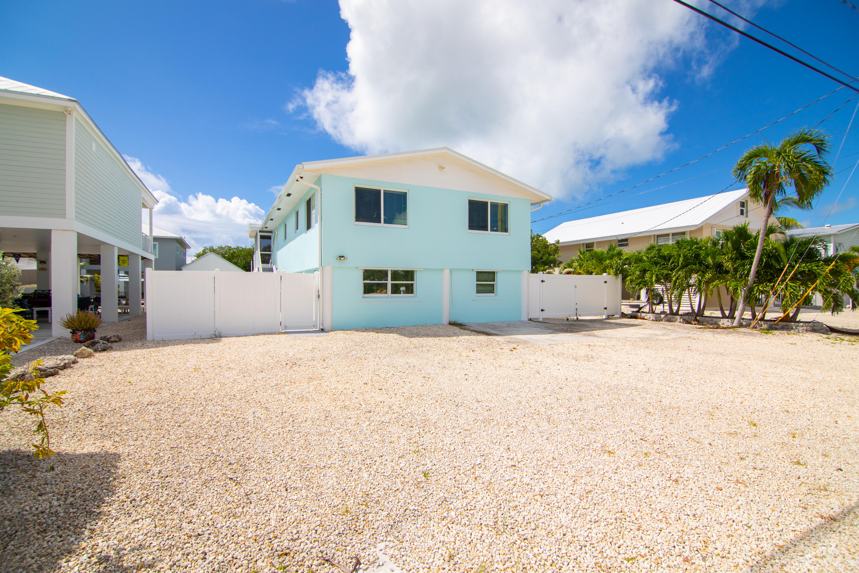 27332 St Martin Lane