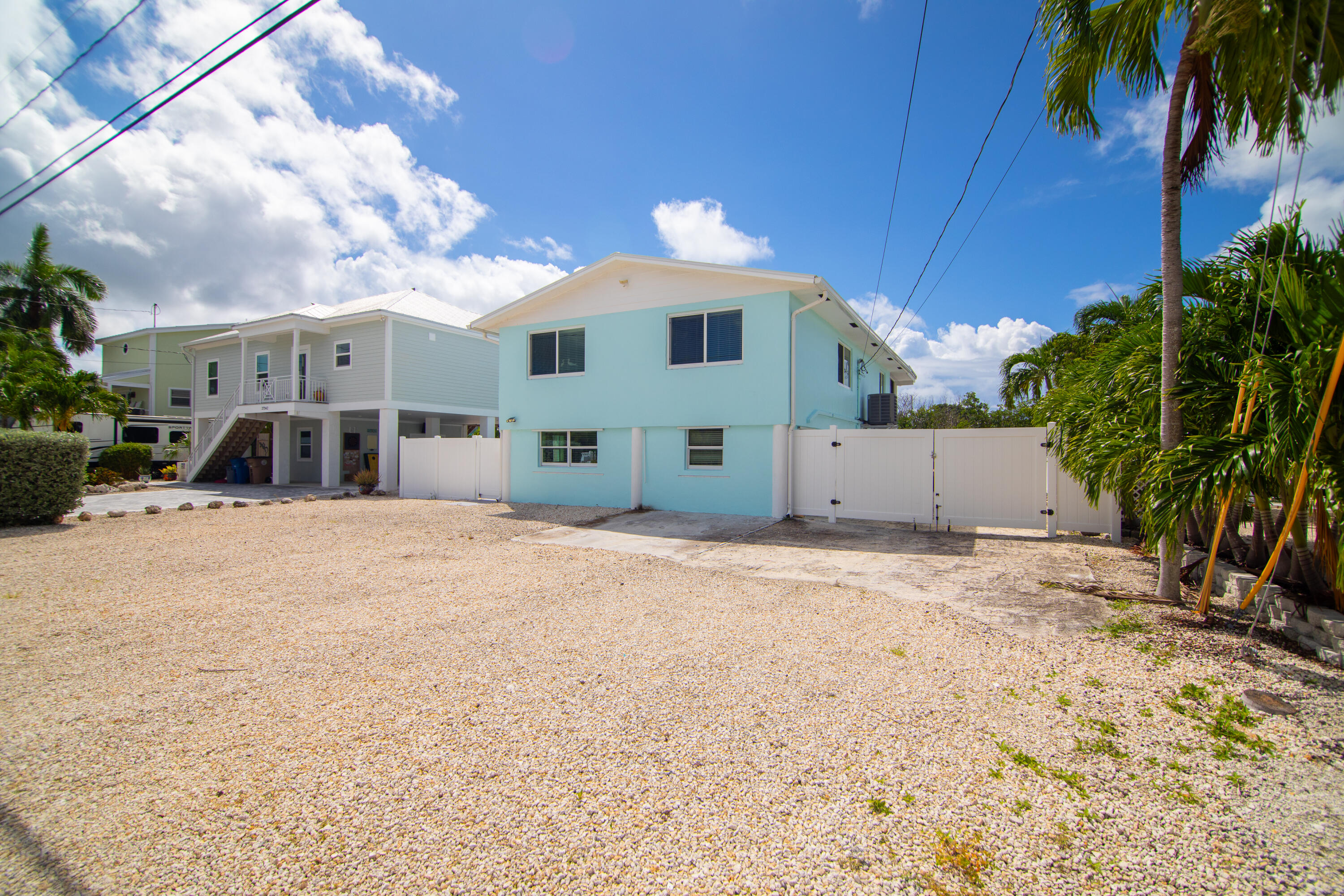 27332 St Martin Lane
