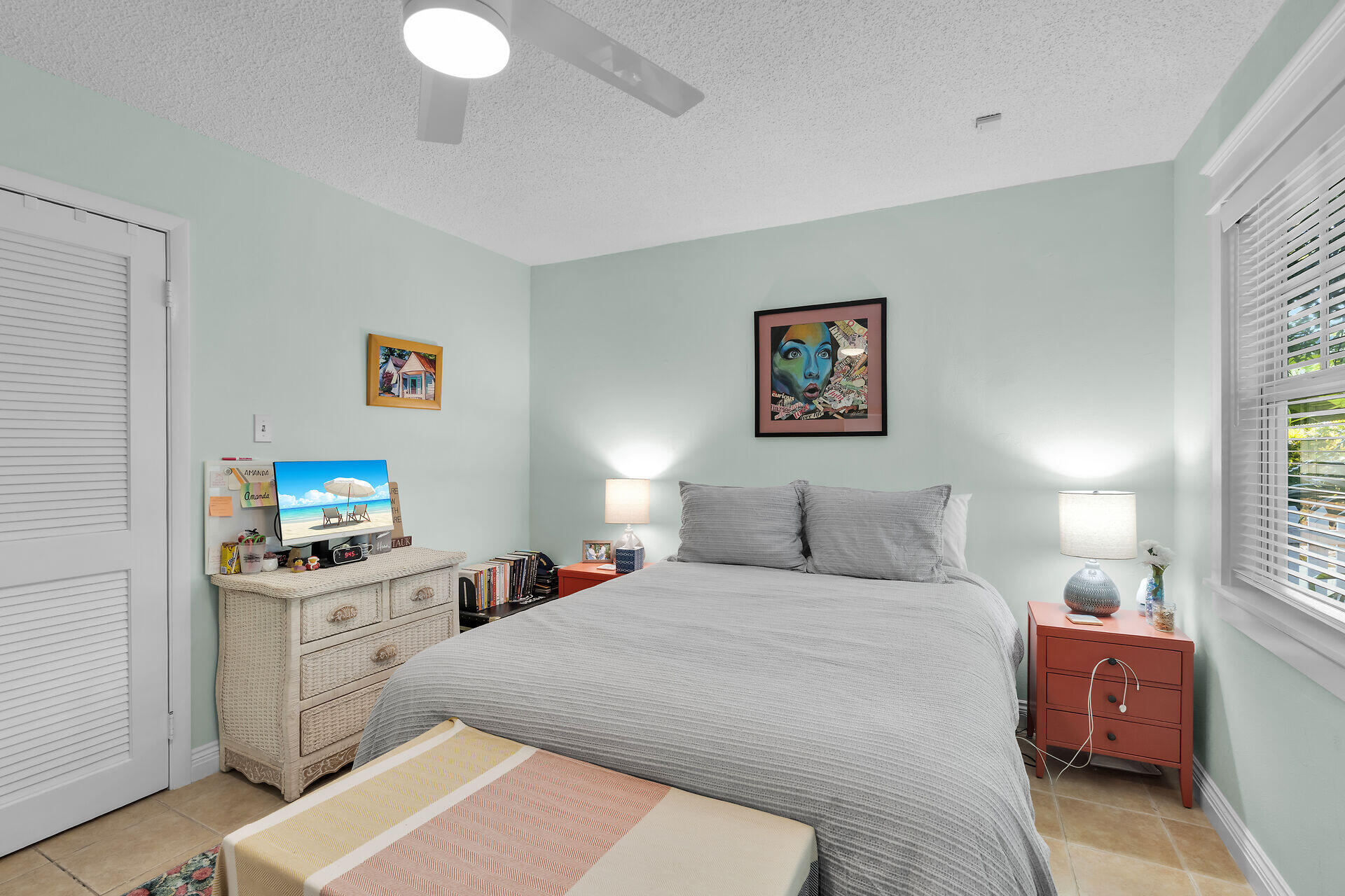 2911 Seidenberg Avenue