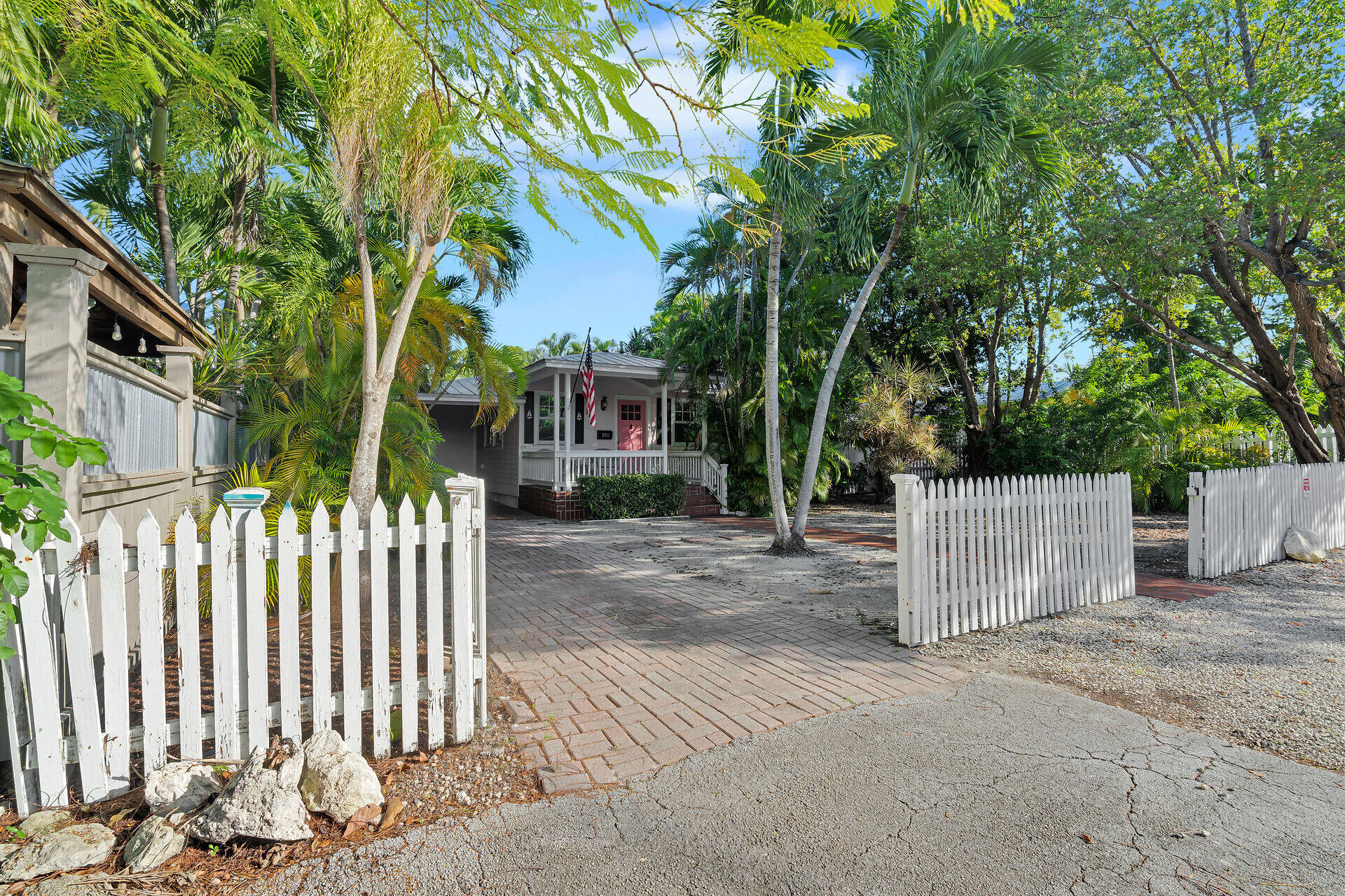 2911 Seidenberg Avenue