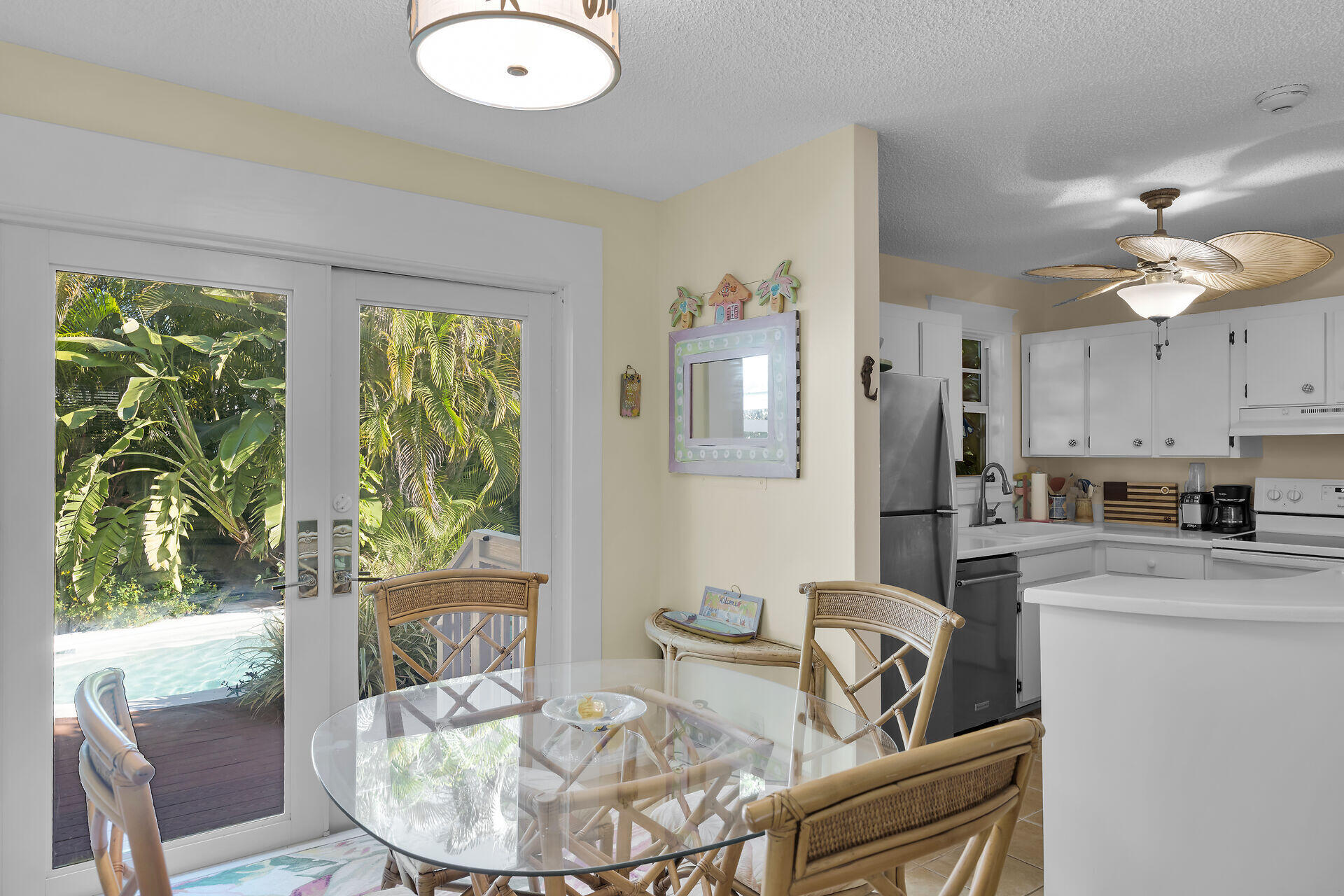 2911 Seidenberg Avenue