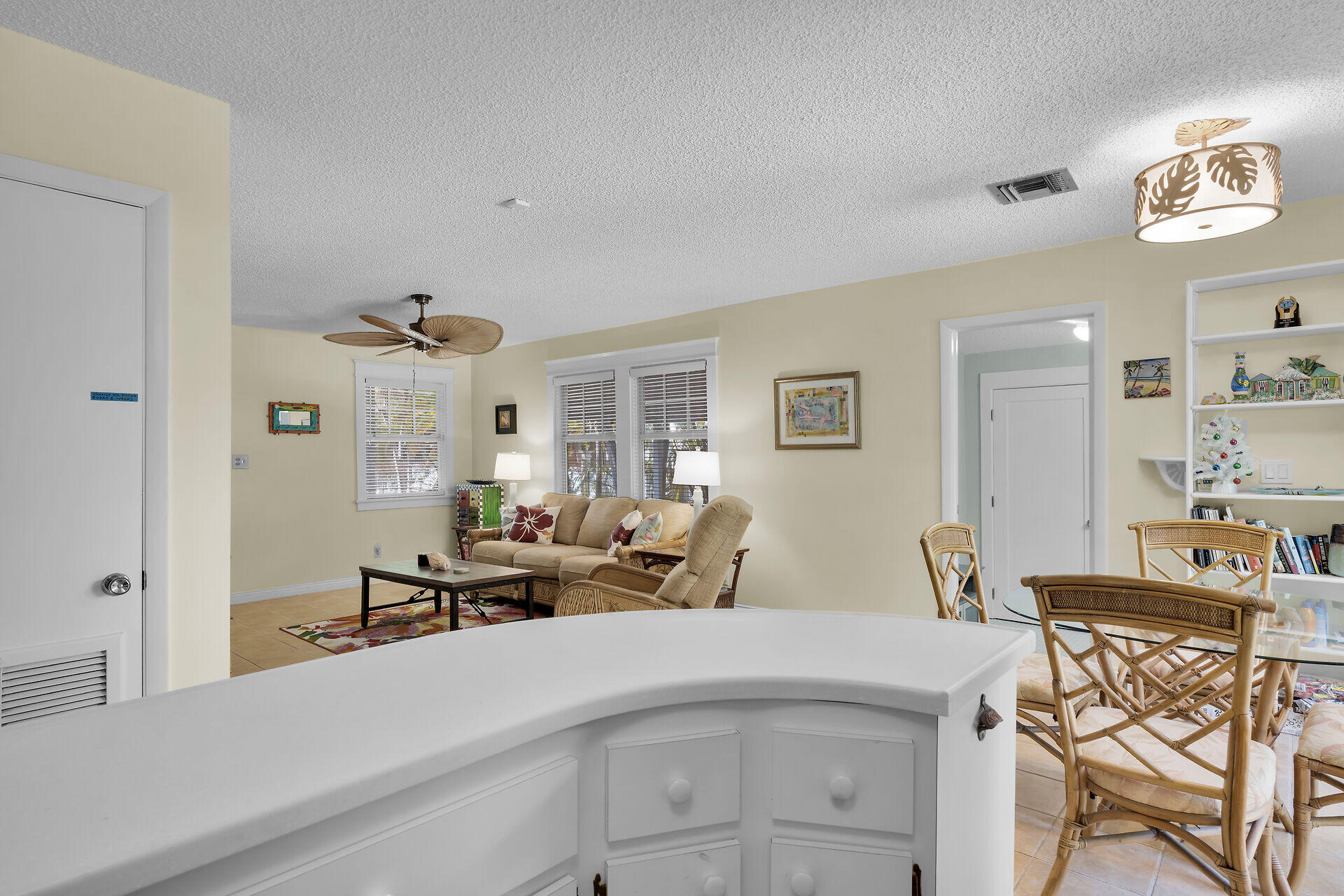 2911 Seidenberg Avenue