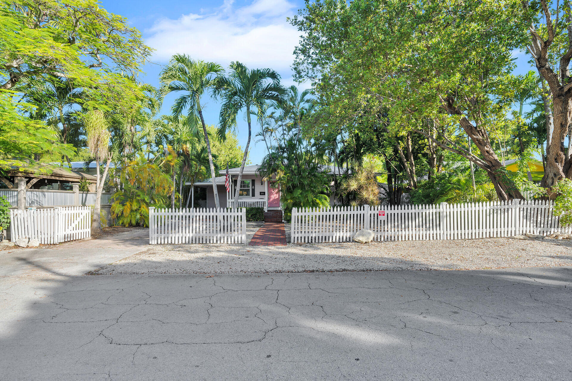 2911 Seidenberg Avenue