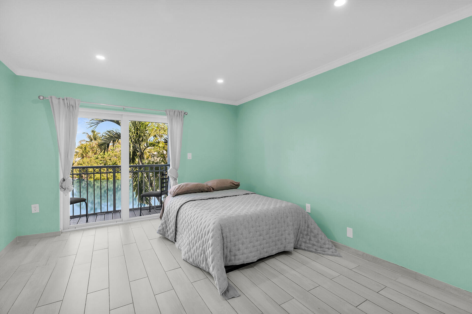 201 Coppitt Road Unit: 202C