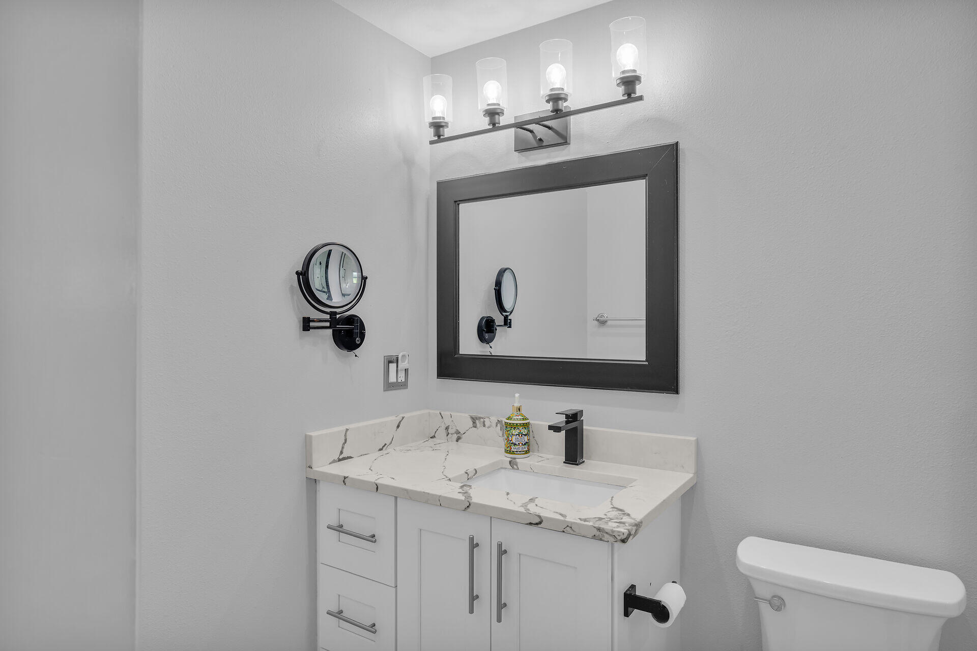 33D 11Th Avenue