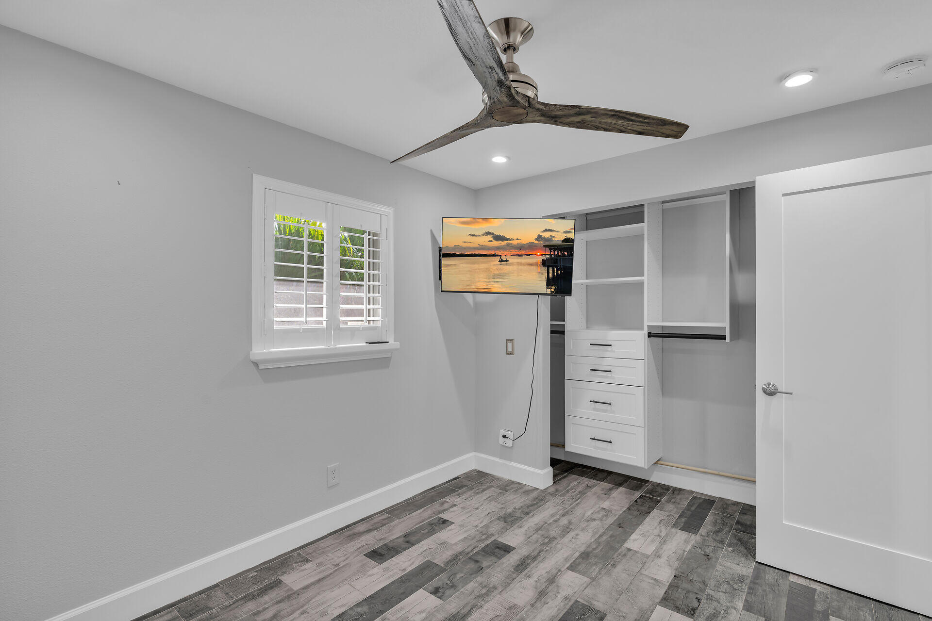 33D 11Th Avenue