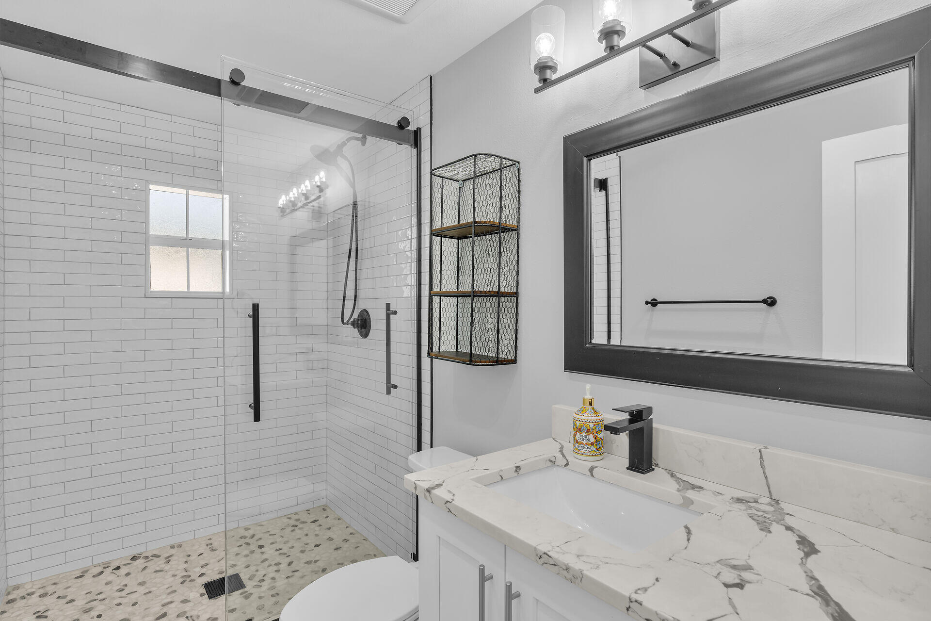 33D 11Th Avenue