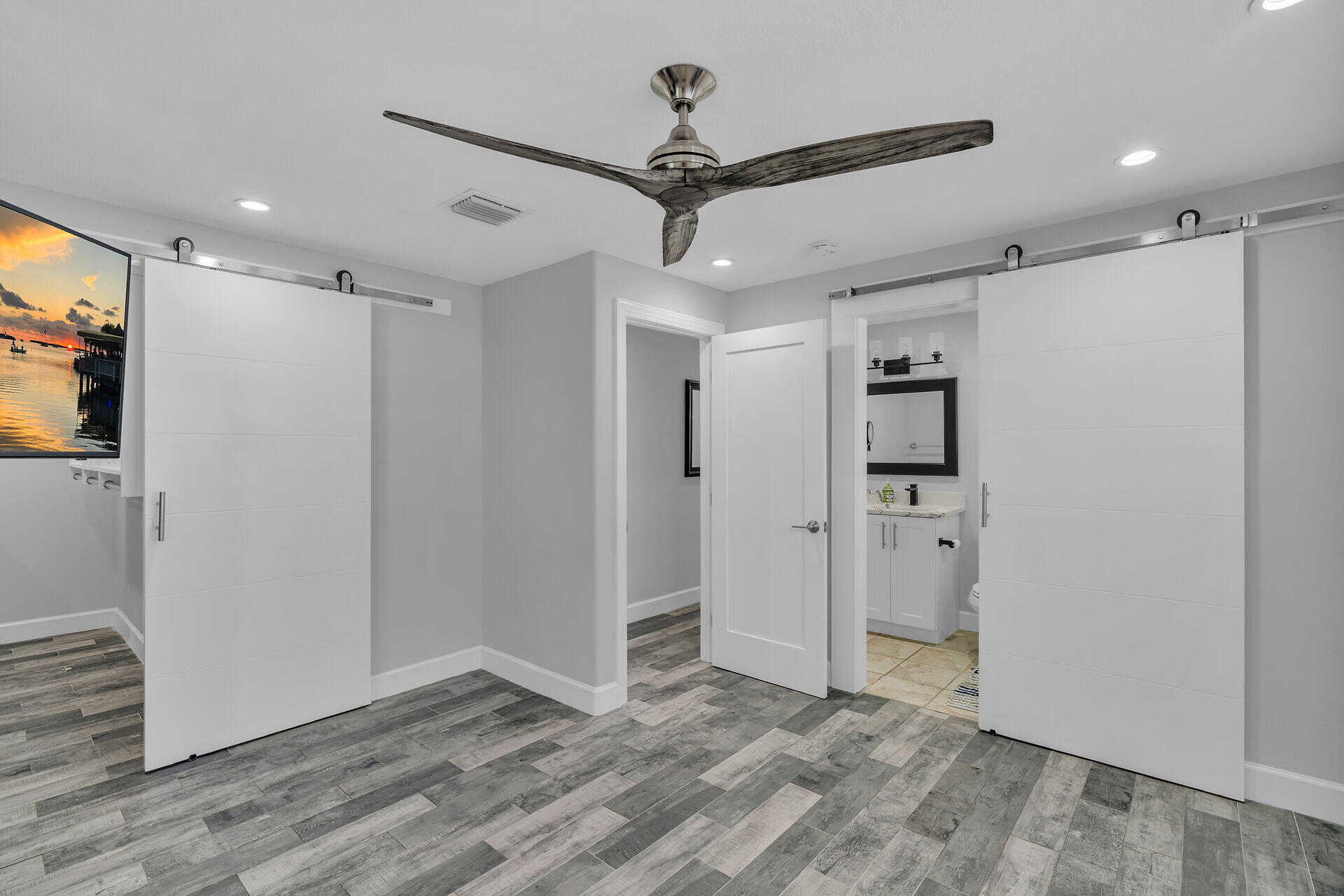 33D 11Th Avenue