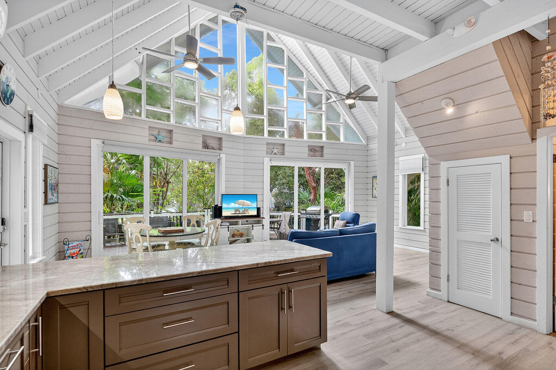 5206 Dogwood Dell Street