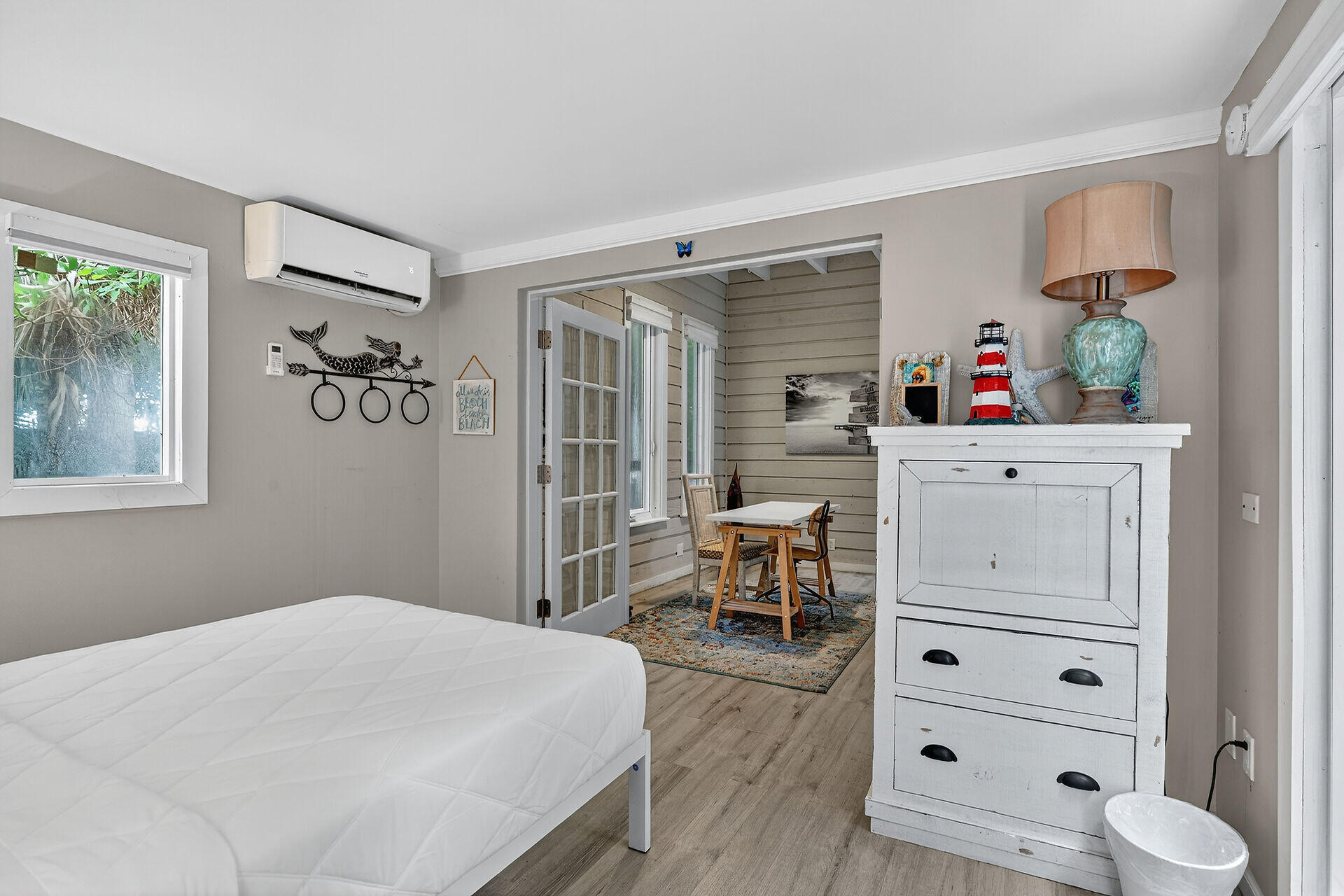 5206 Dogwood Dell Street