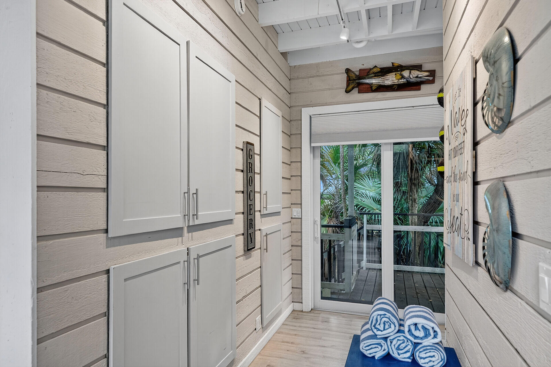 5206 Dogwood Dell Street