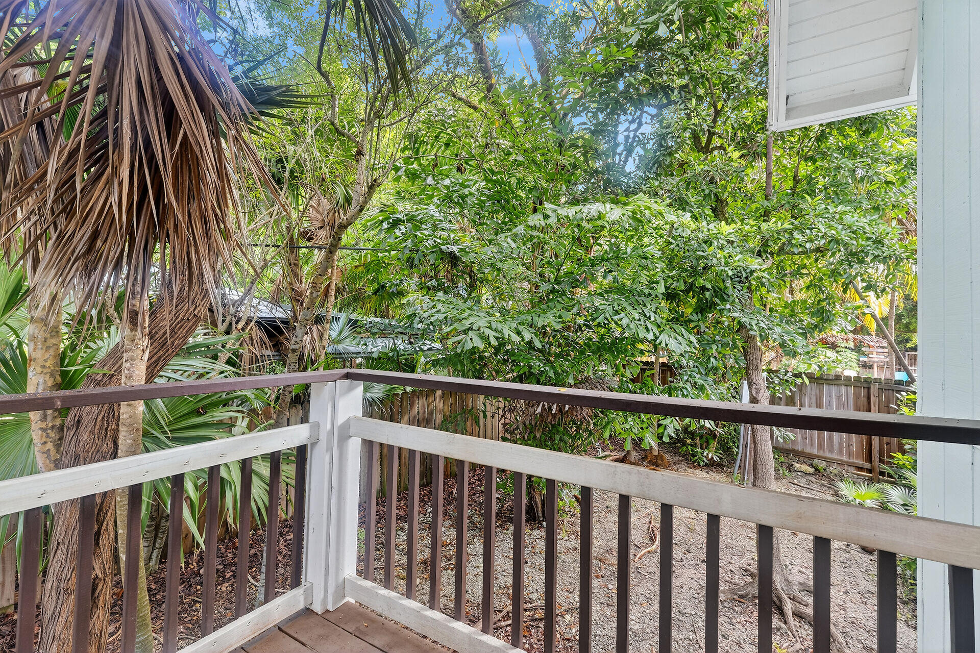 5206 Dogwood Dell Street