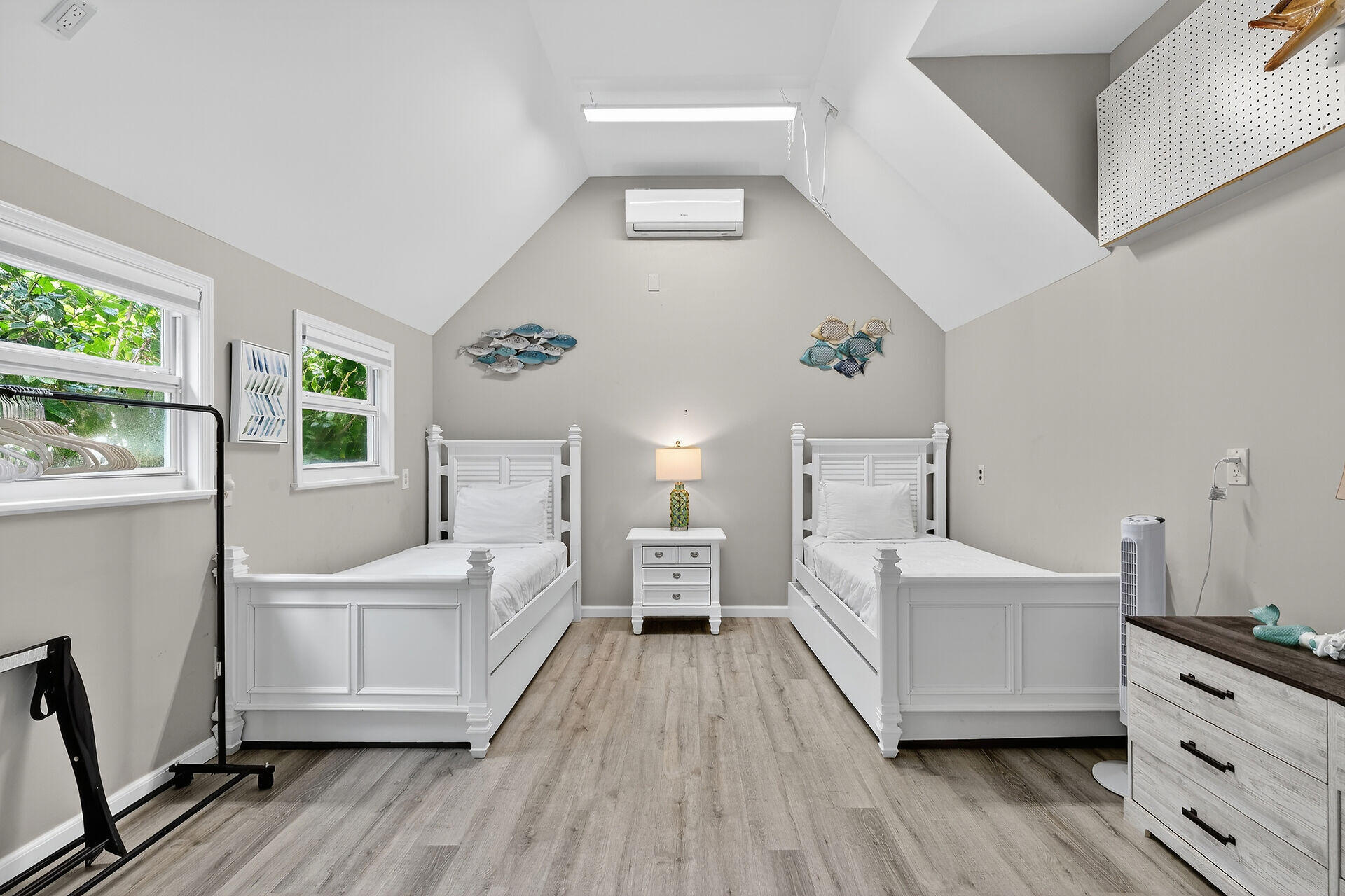 5206 Dogwood Dell Street