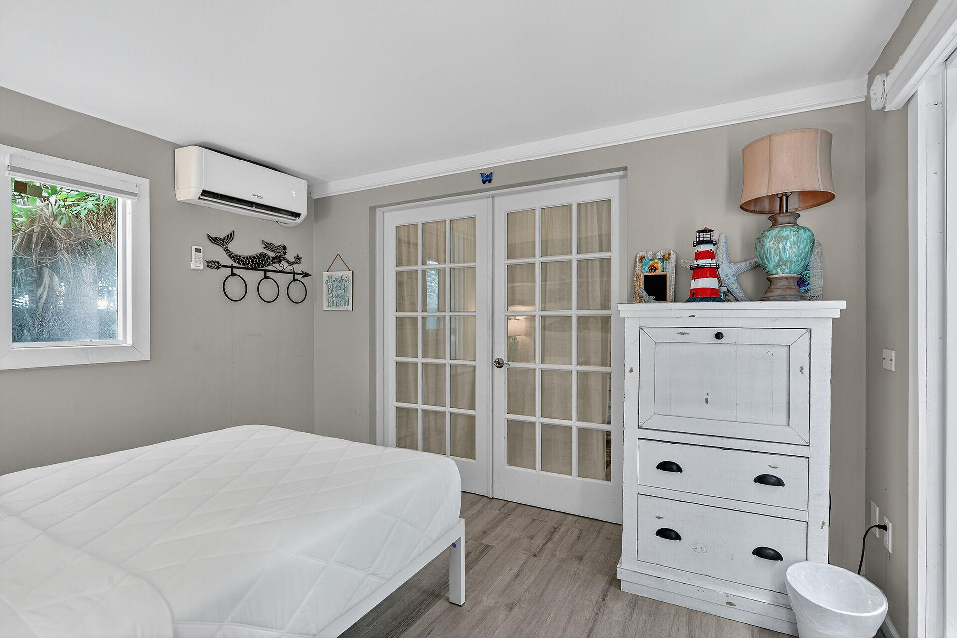 5206 Dogwood Dell Street