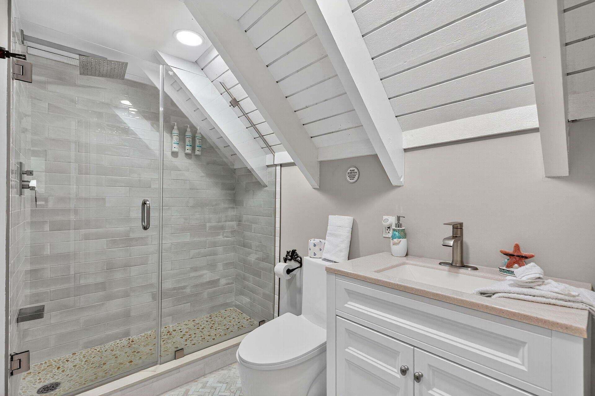 5206 Dogwood Dell Street