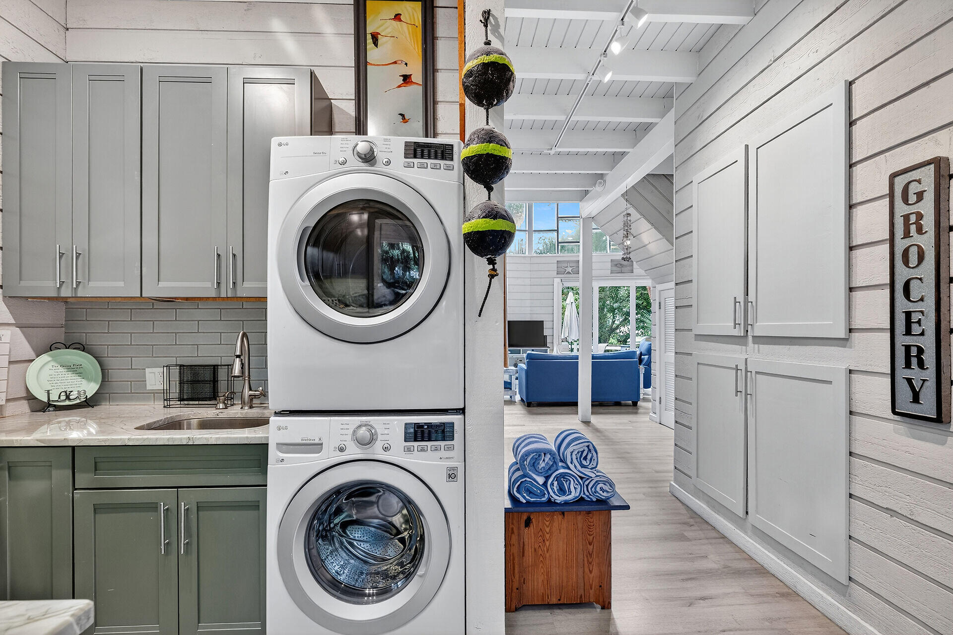 5206 Dogwood Dell Street