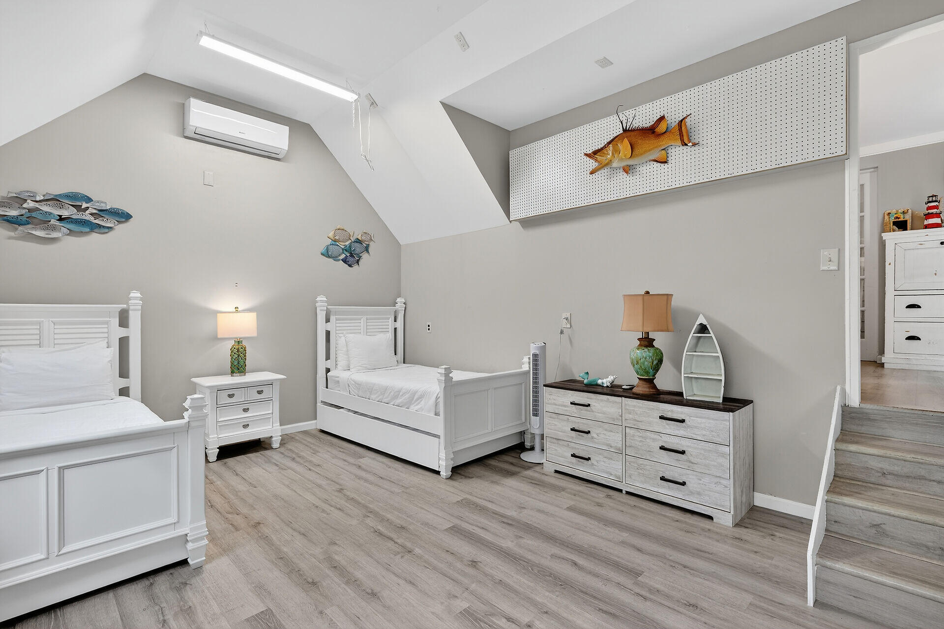 5206 Dogwood Dell Street