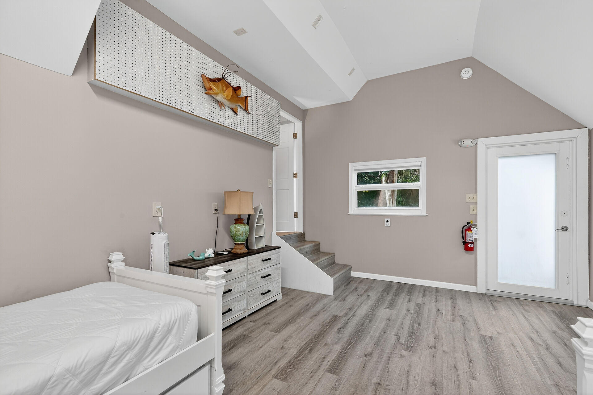 5206 Dogwood Dell Street