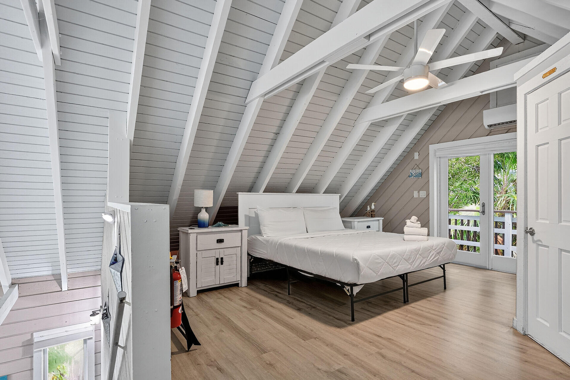 5206 Dogwood Dell Street