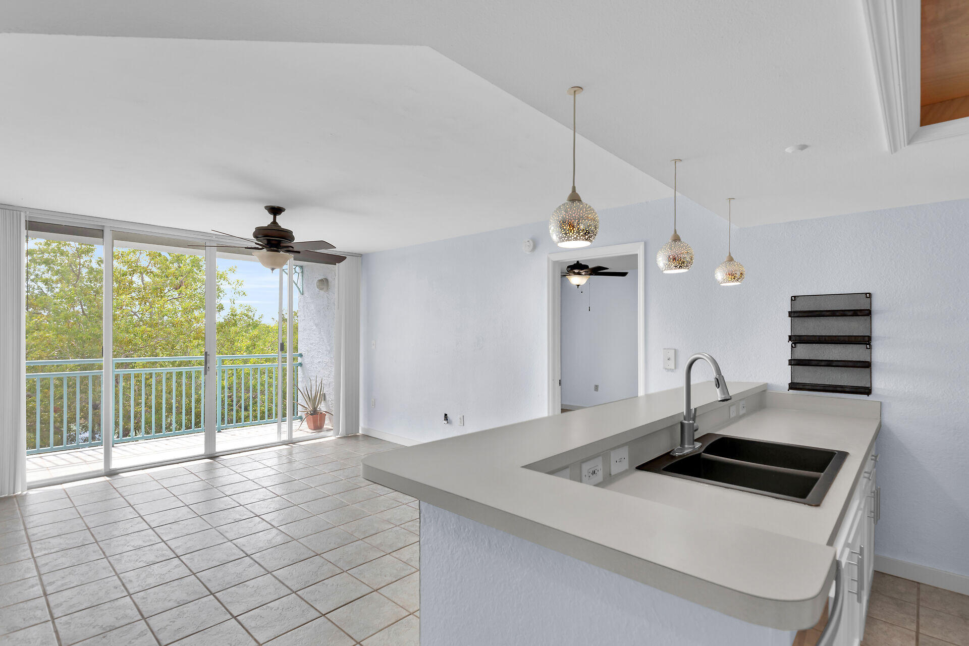 3635 Seaside Drive Unit: 206