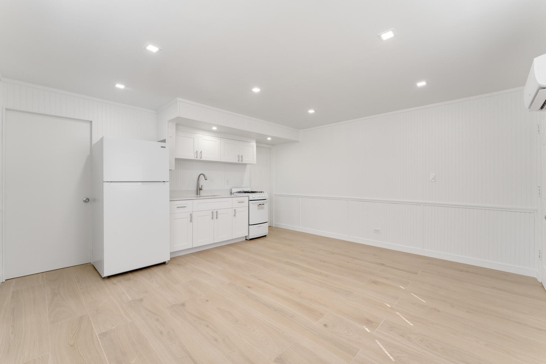 119 Long Key Lake Drive Unit: 1-3