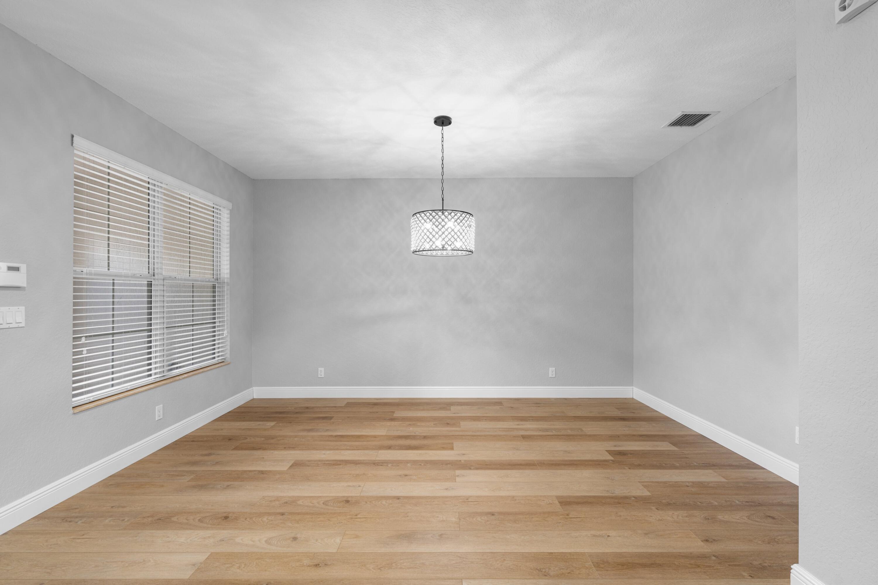 3456 Oakmont Estates Boulevard