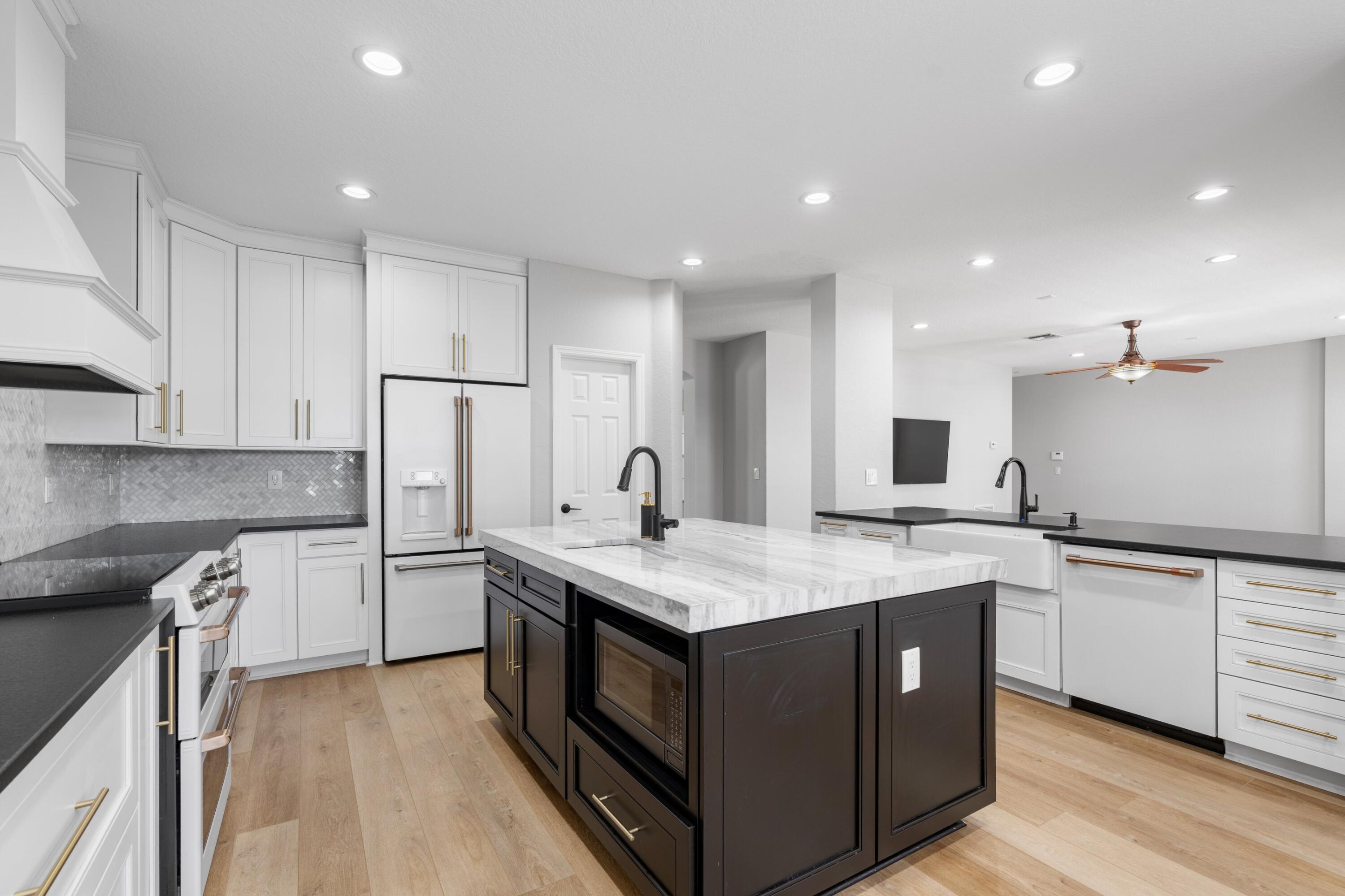 3456 Oakmont Estates Boulevard