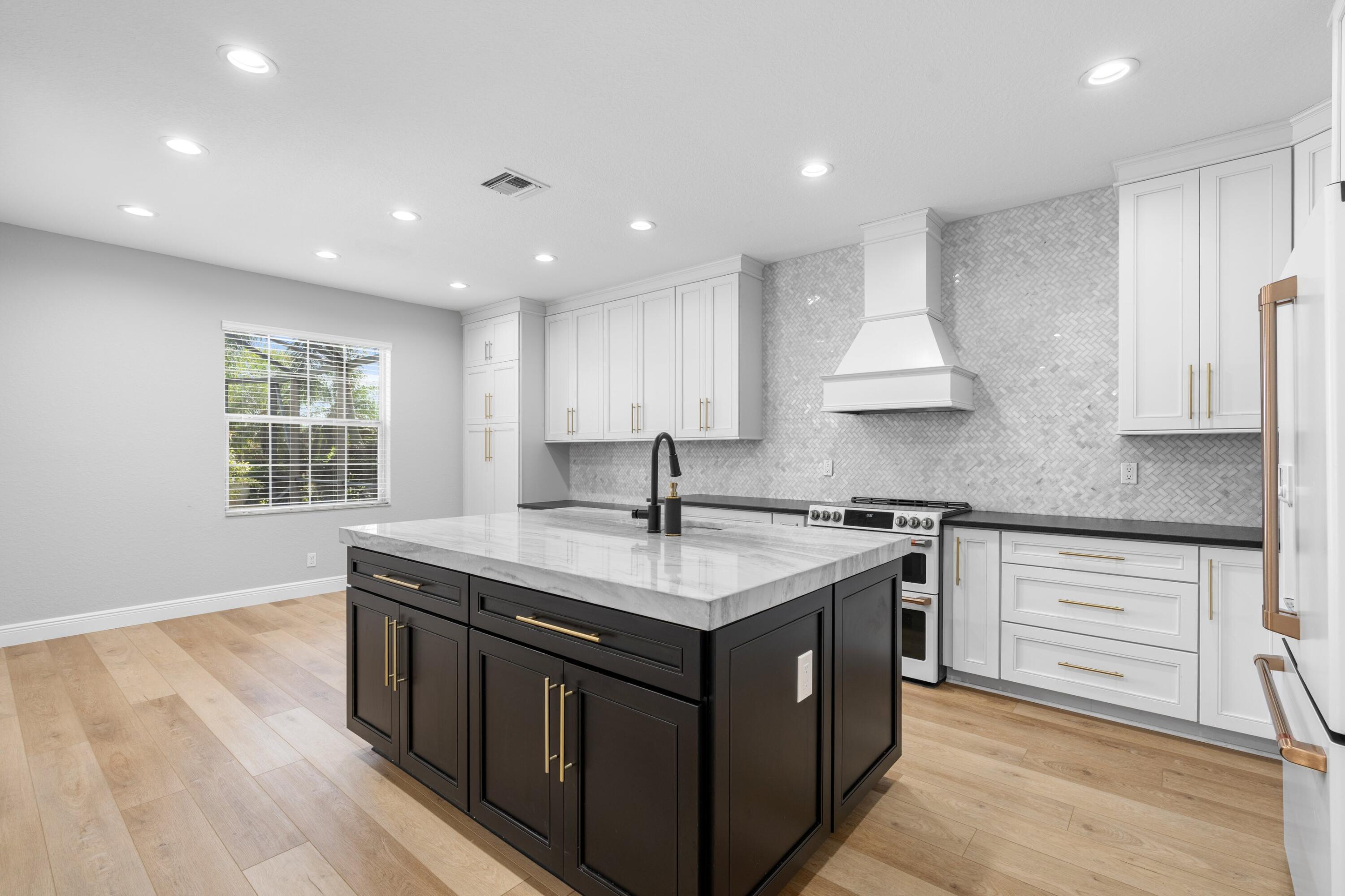 3456 Oakmont Estates Boulevard