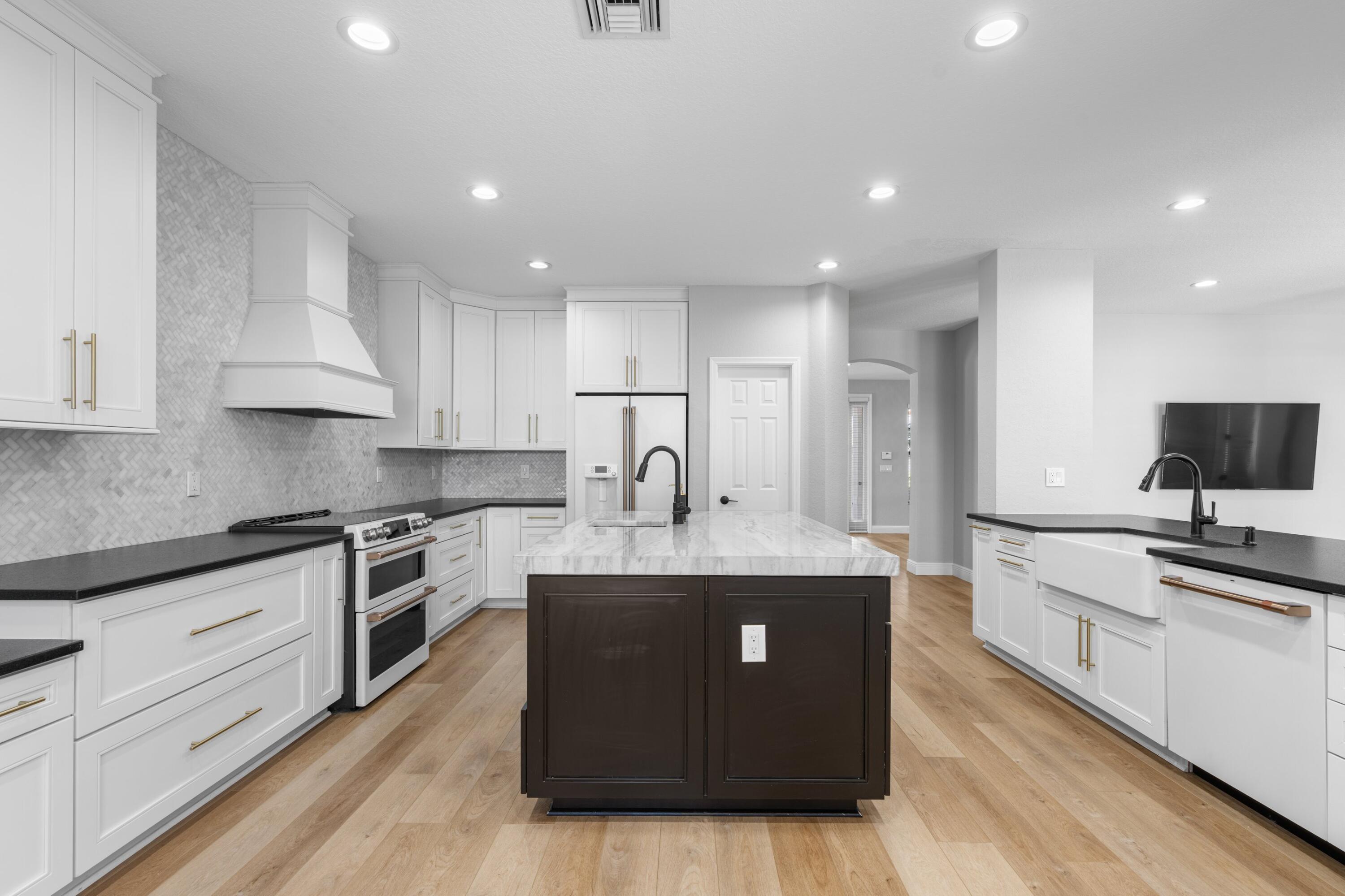 3456 Oakmont Estates Boulevard