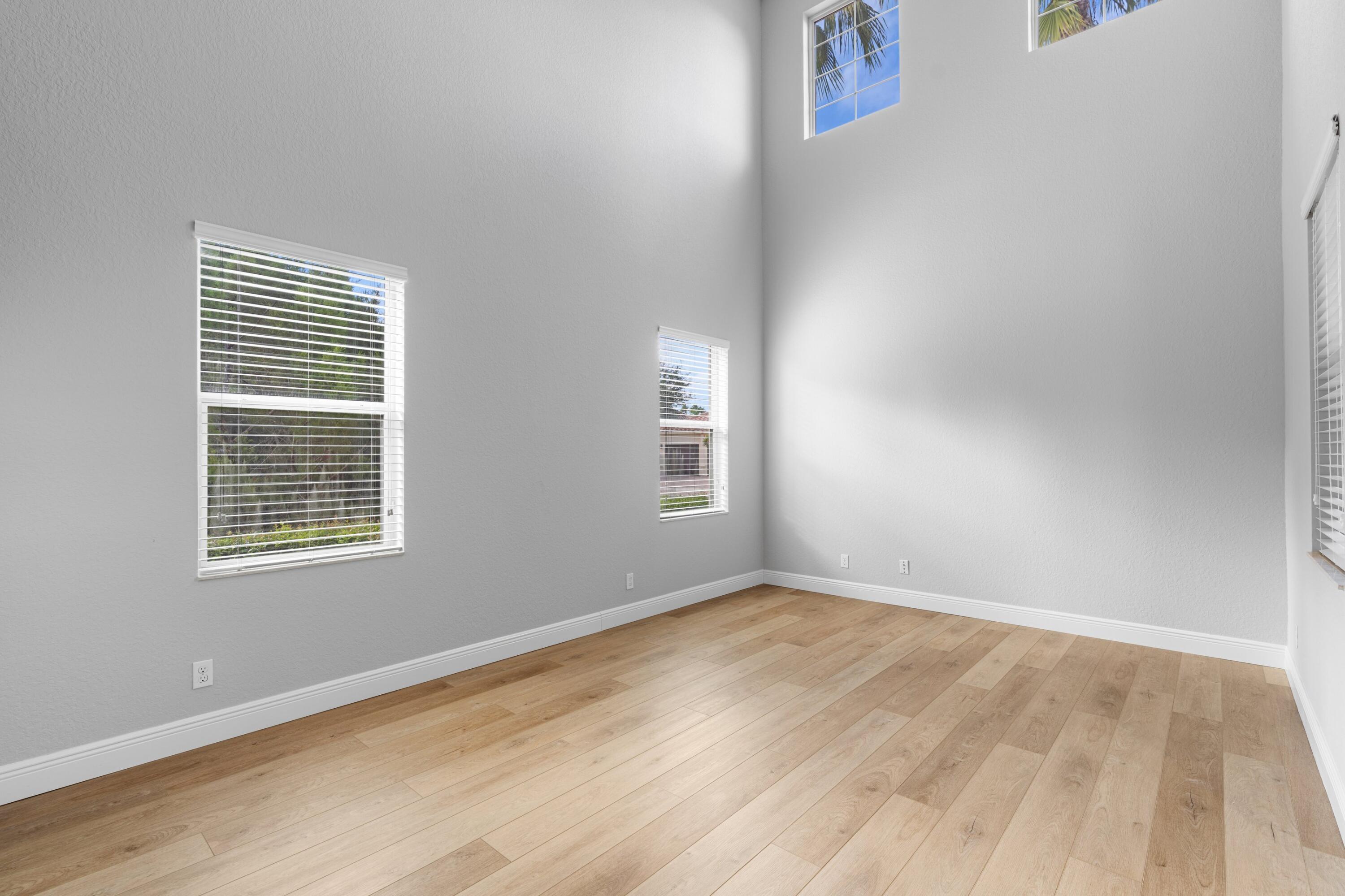 3456 Oakmont Estates Boulevard