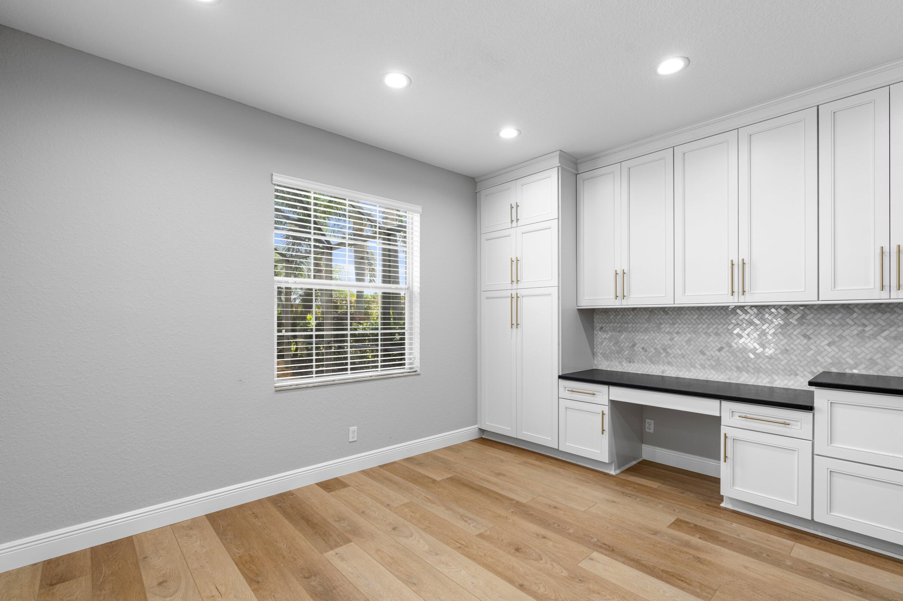 3456 Oakmont Estates Boulevard