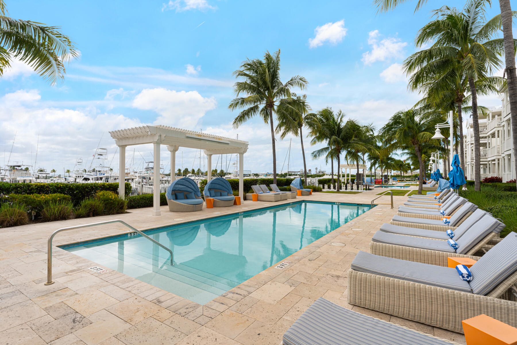 5950 Peninsular Avenue Unit: 693