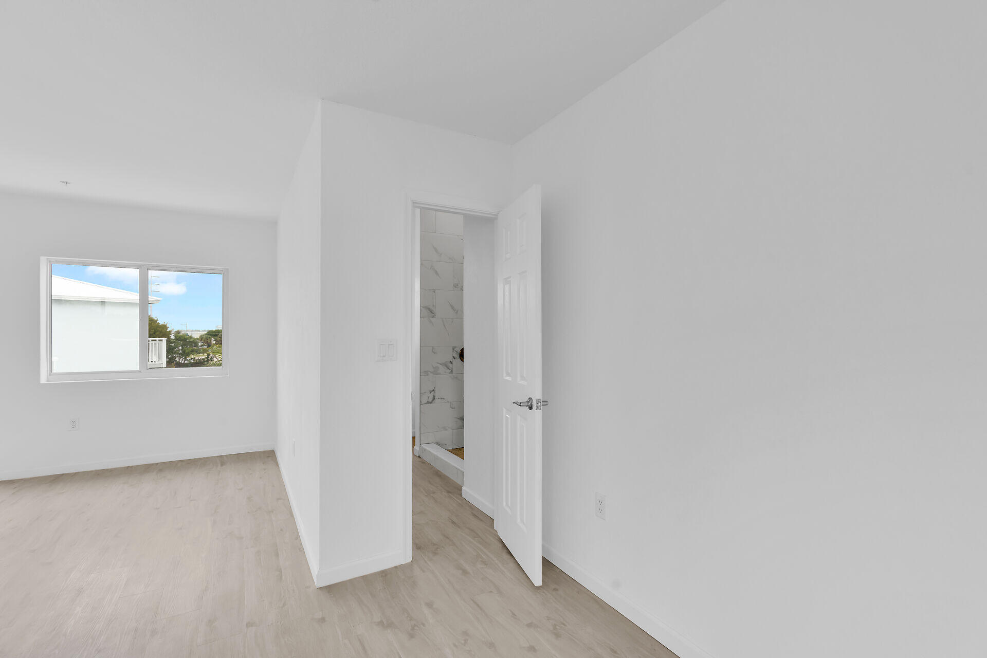 10877 Overseas Highway Unit: 6