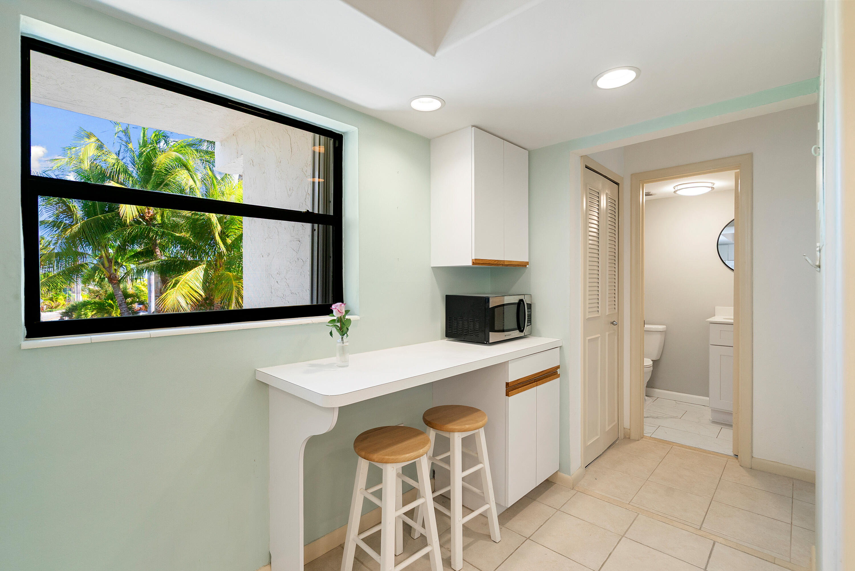 601 W Ocean Drive Unit: 411C