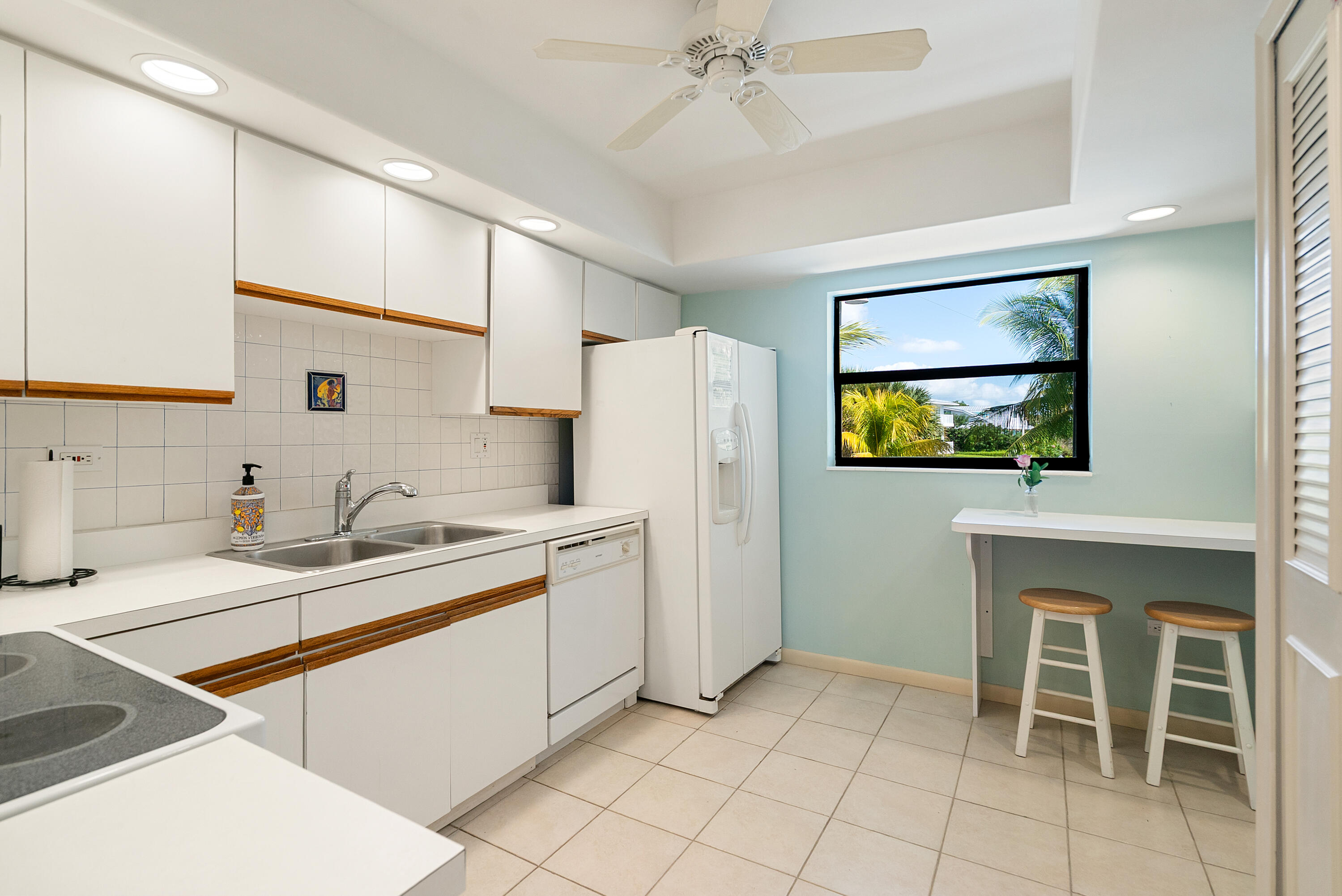 601 W Ocean Drive Unit: 411C
