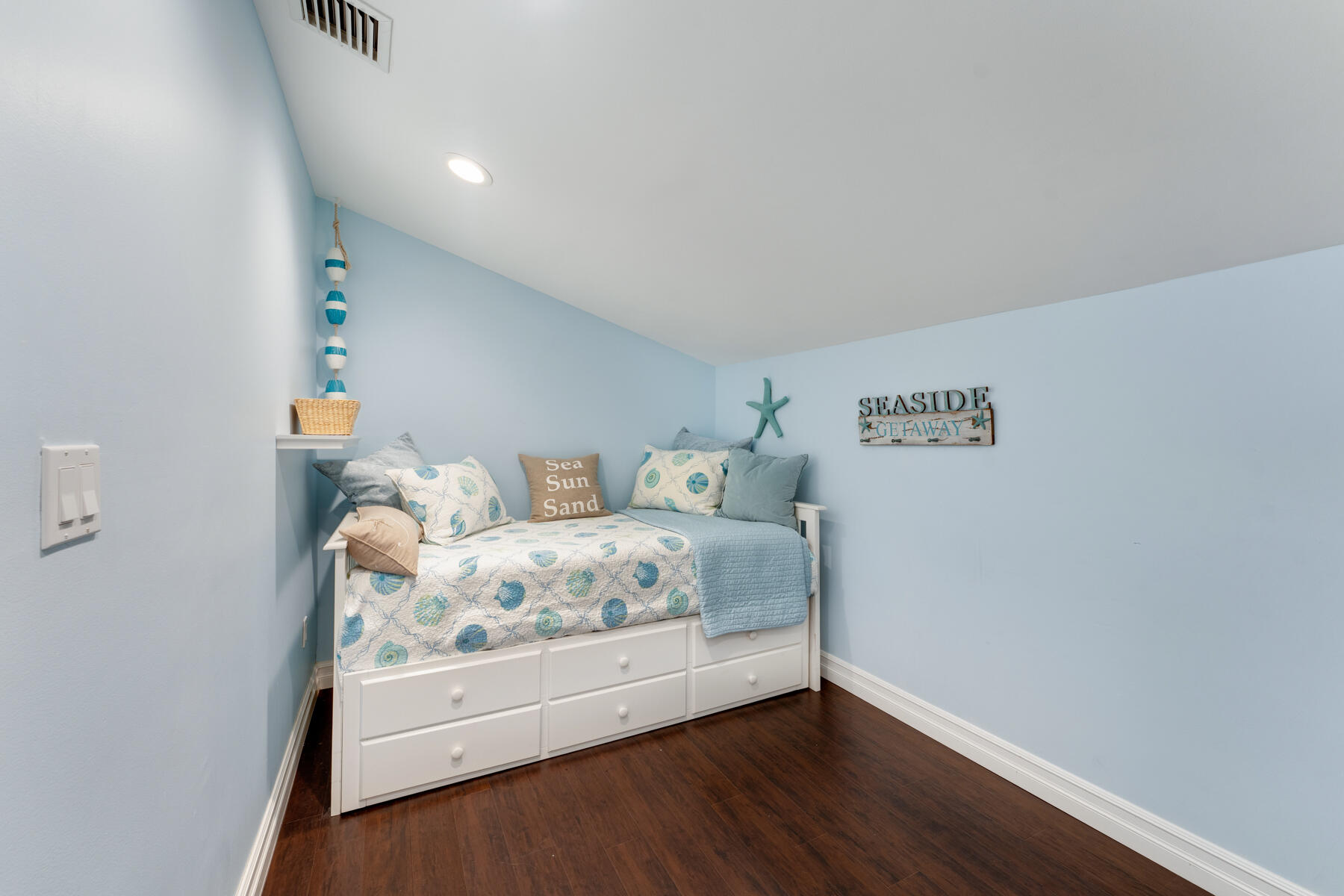 94220 Overseas Highway Unit: 9C and 28' Boat Slip