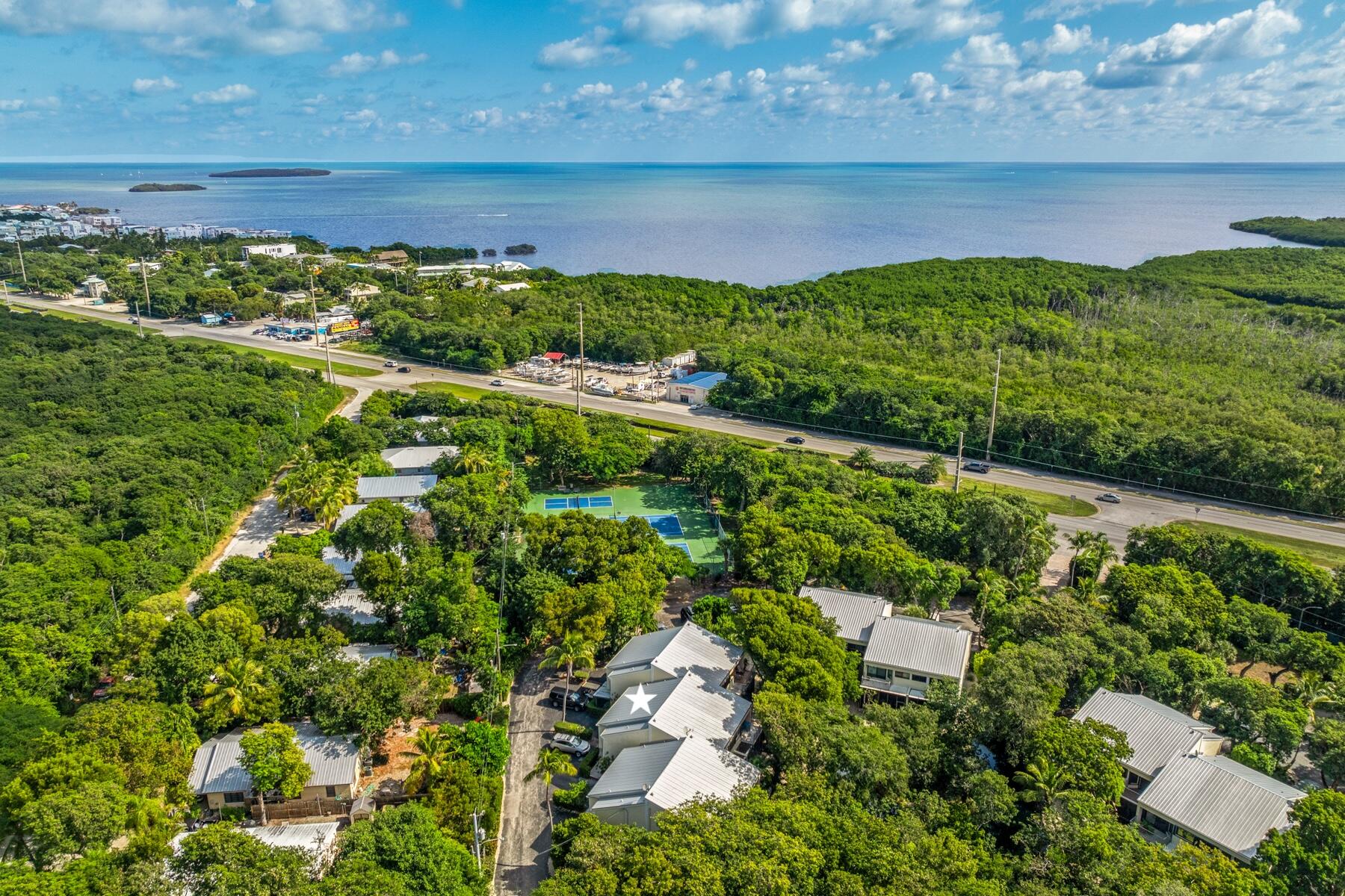 94220 Overseas Highway Unit: 9C and 28' Boat Slip