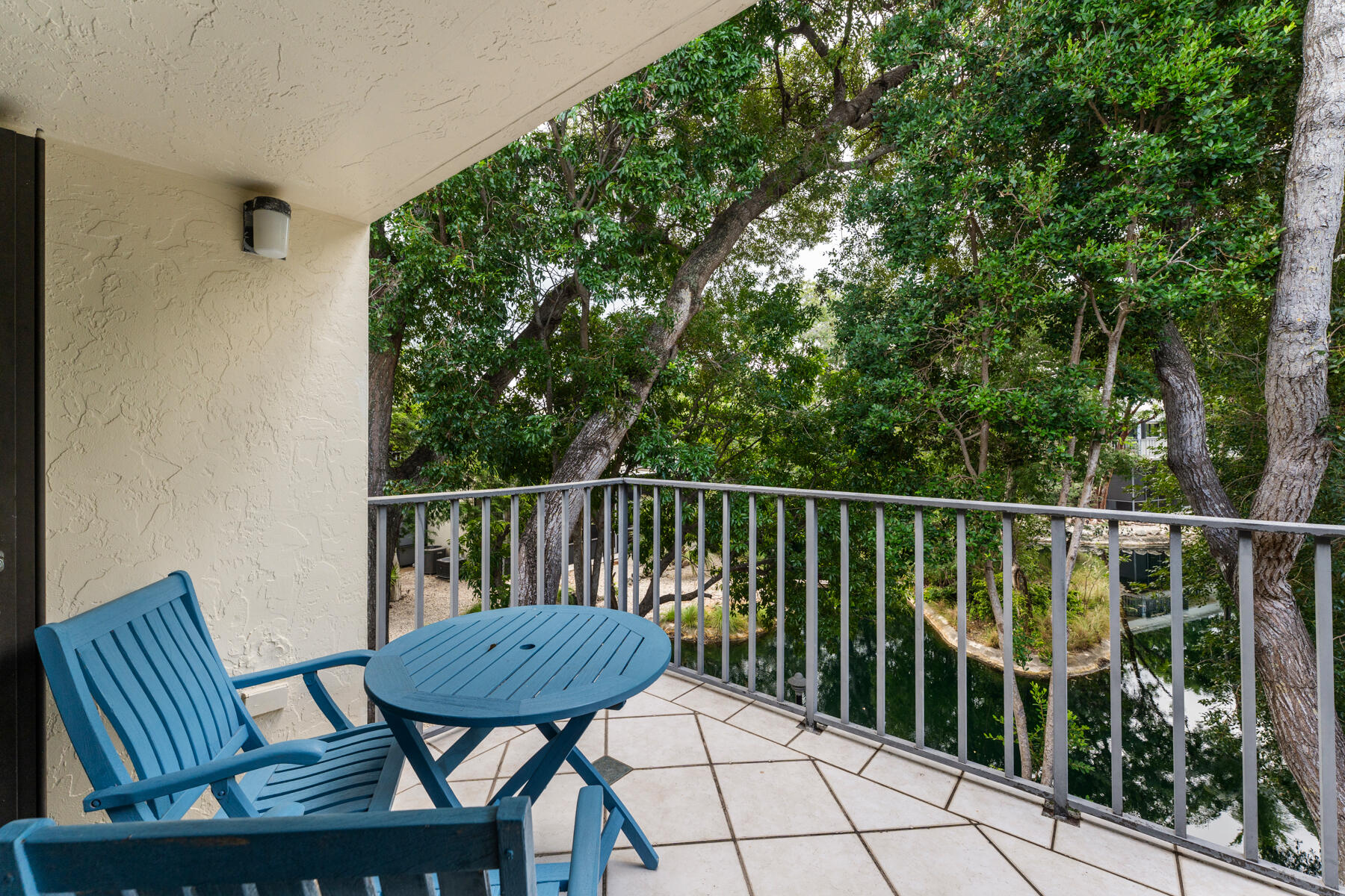 94220 Overseas Highway Unit: 9C and 28' Boat Slip