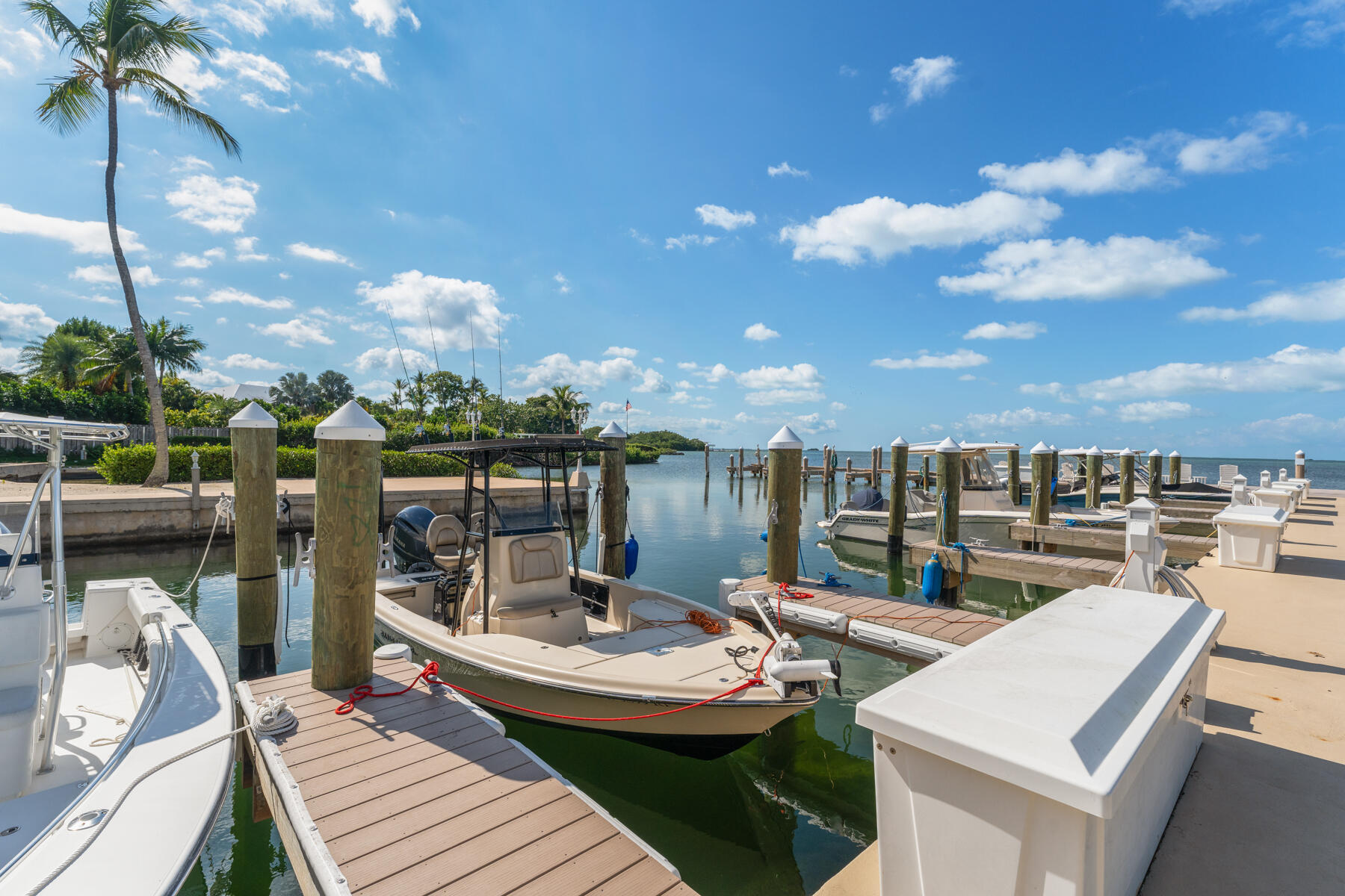 94220 Overseas Highway Unit: 9C and 28' Boat Slip