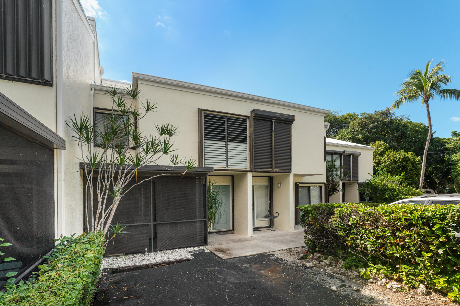 94220 Overseas Highway Unit: 9C and 28' Boat Slip