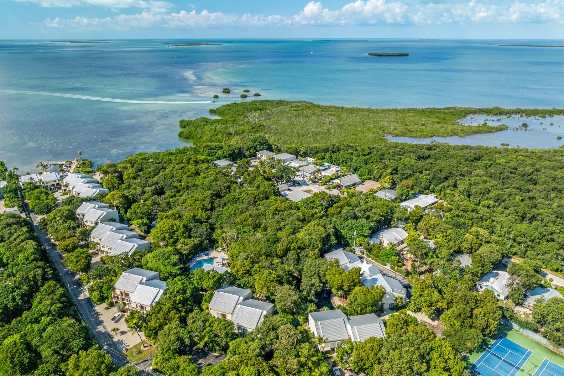 94220 Overseas Highway Unit: 9C and 28' Boat Slip