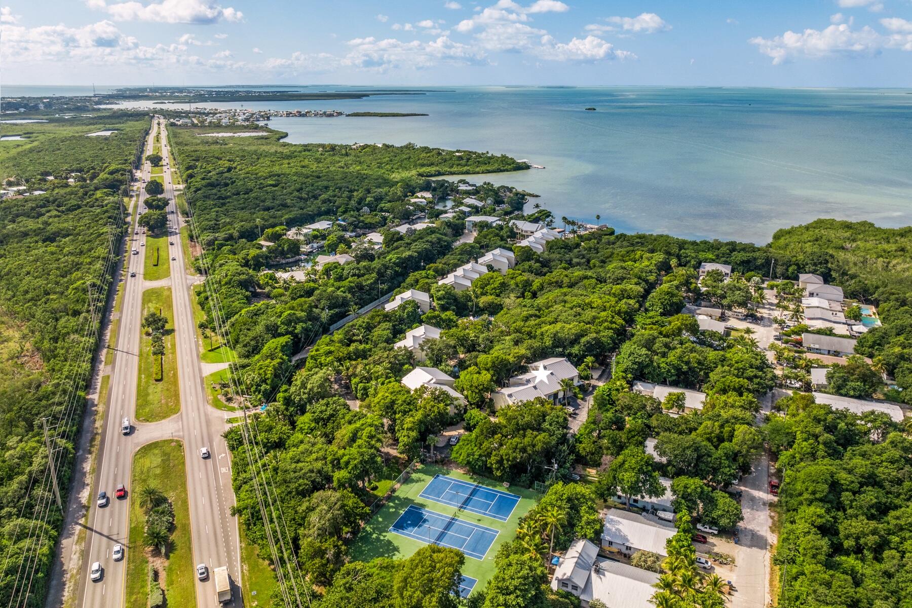 94220 Overseas Highway Unit: 9C and 28' Boat Slip
