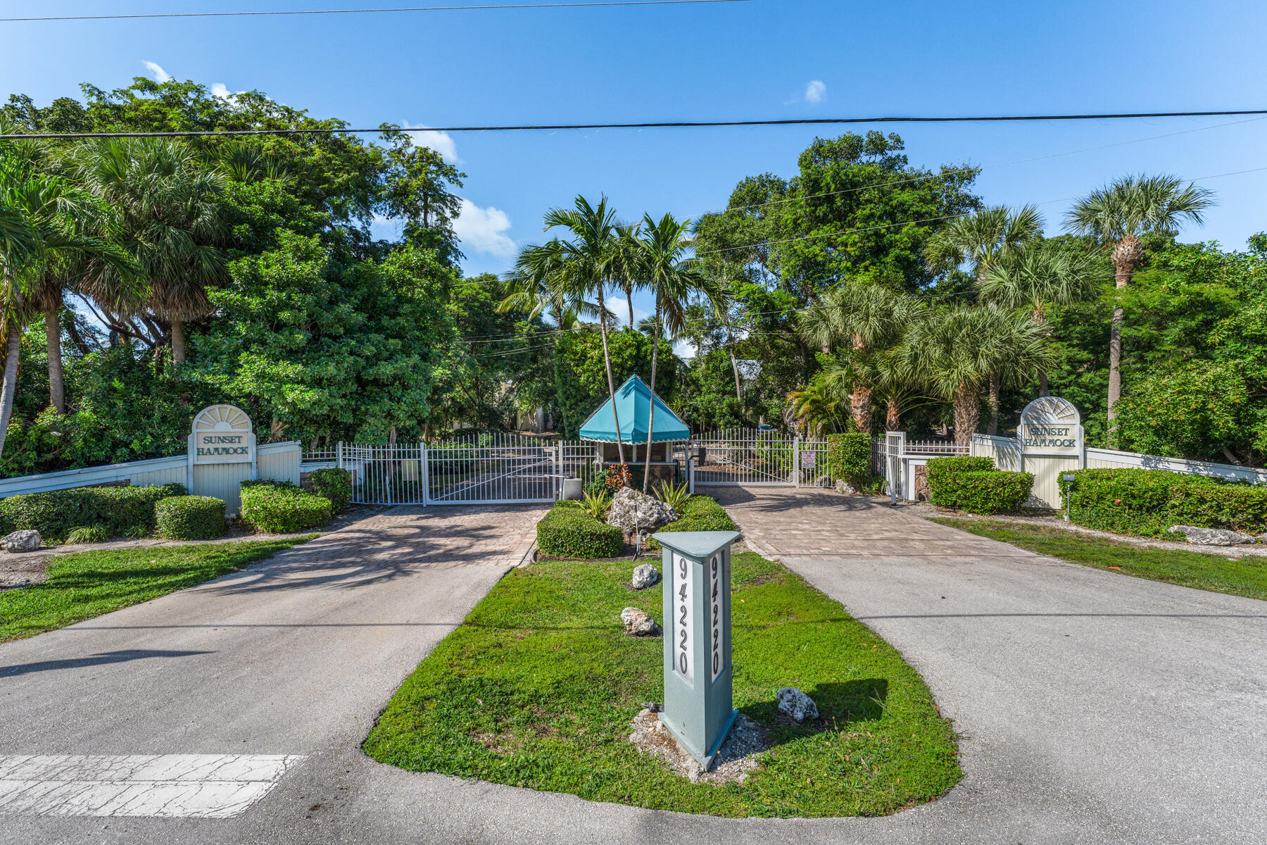 94220 Overseas Highway Unit: 9C and 28' Boat Slip