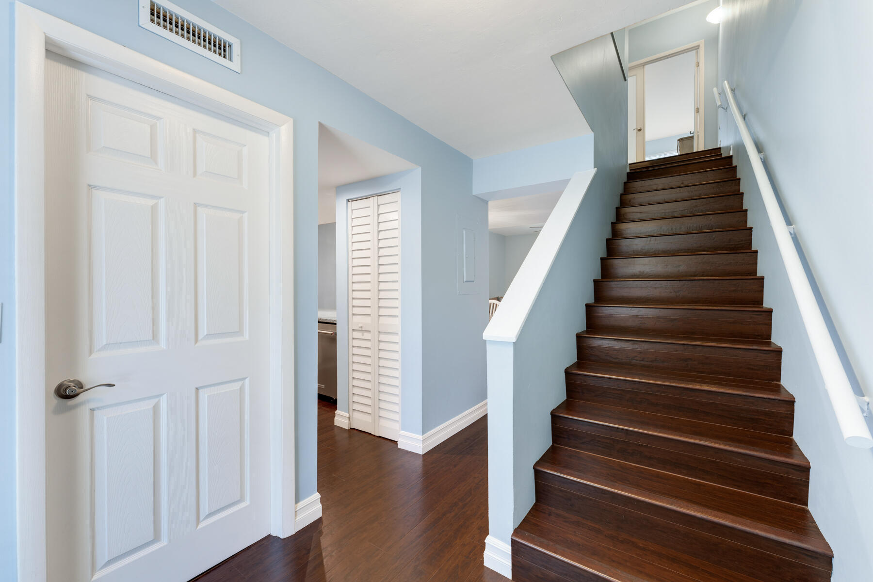 94220 Overseas Highway Unit: 9C and 28' Boat Slip